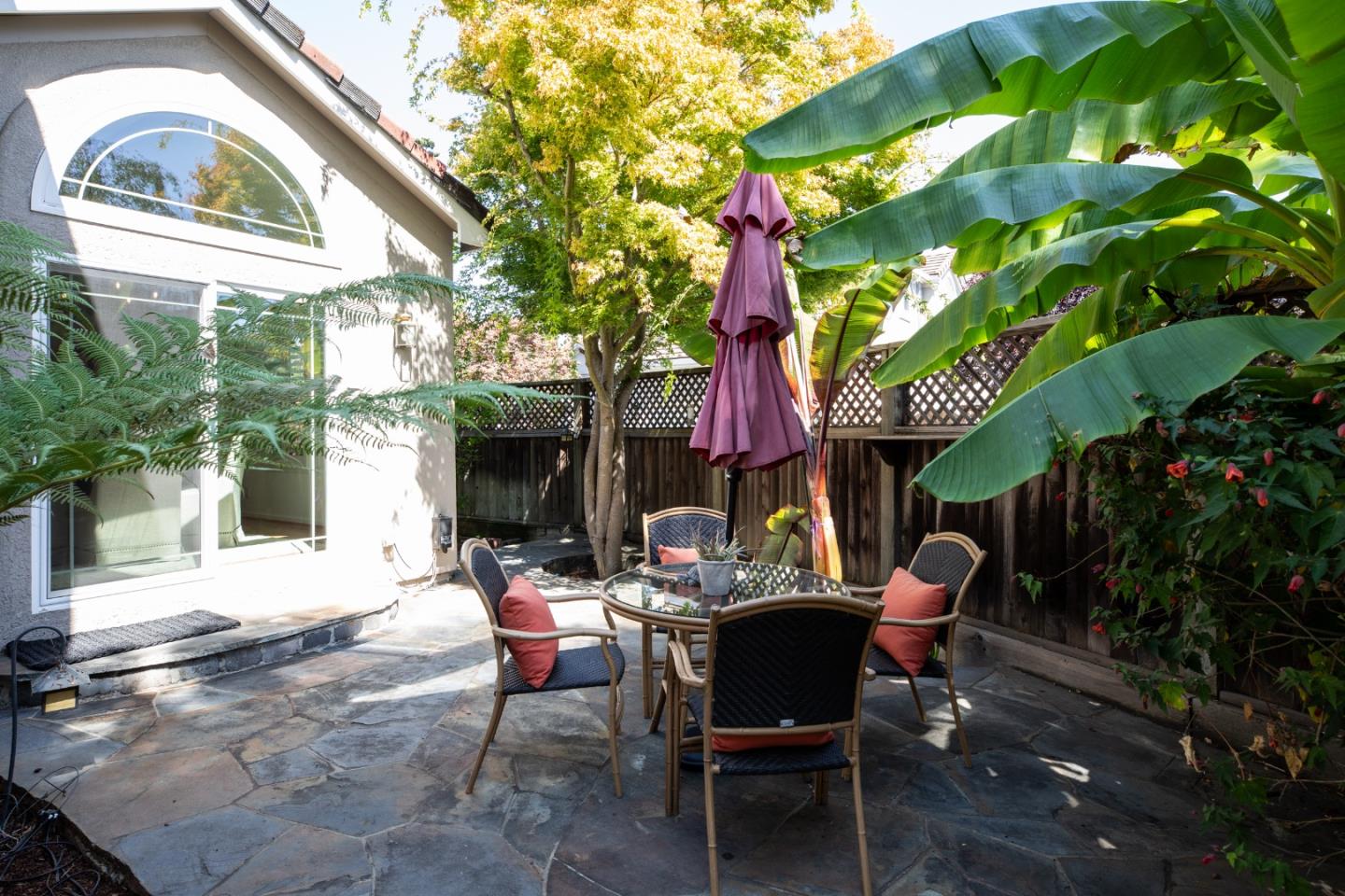 Menlo Park, California, 94025, United States, 4 Bedrooms Bedrooms, ,3 BathroomsBathrooms,Residential,For Sale,1927221