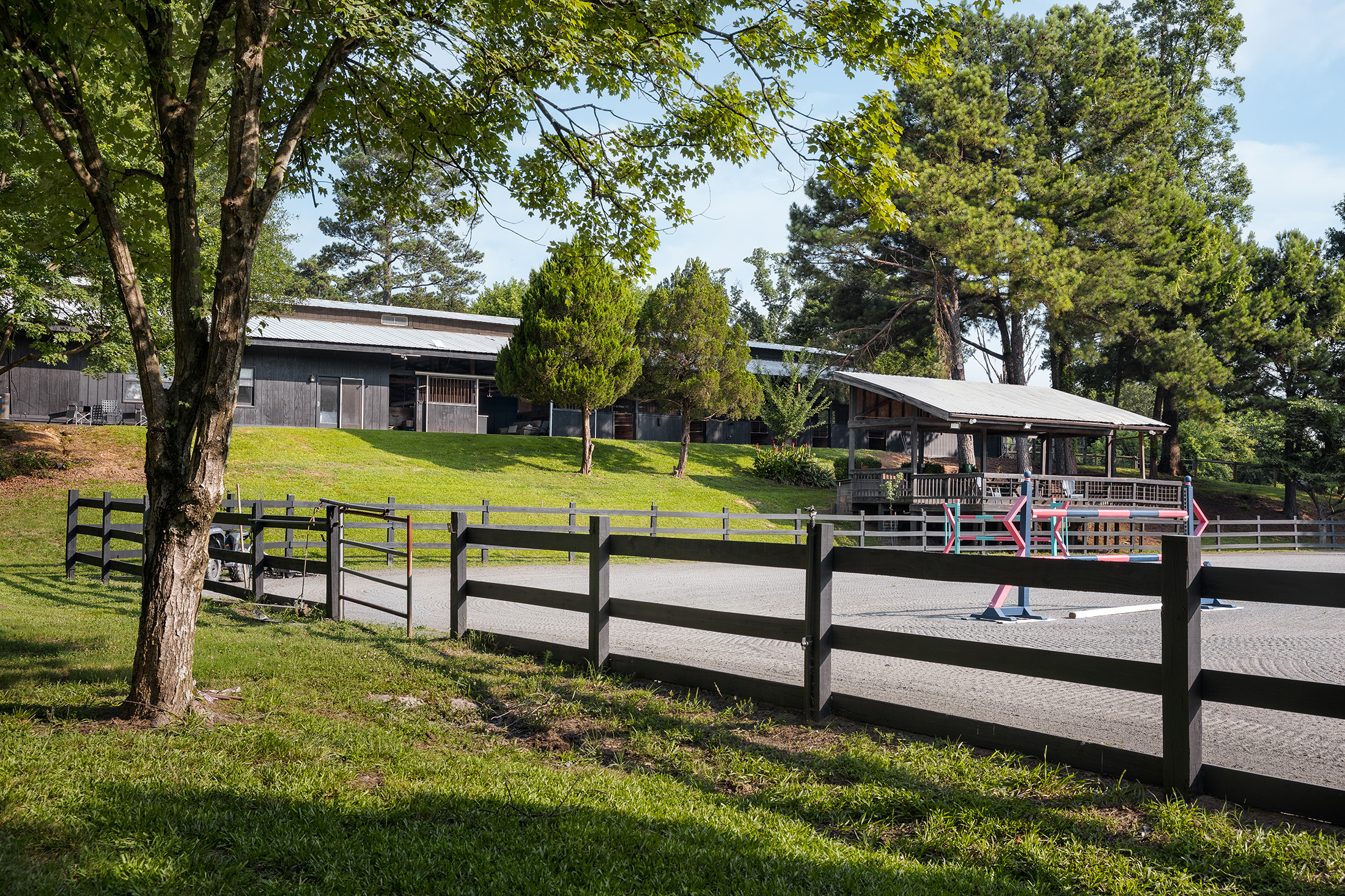  Rare Equestrian Facility with Prestigious Address - 物件實景