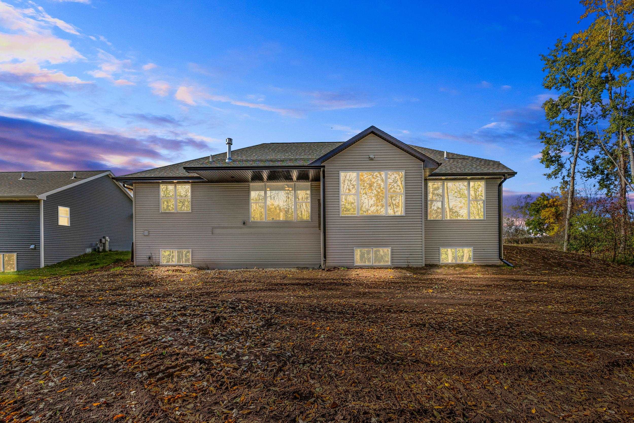 DE PERE, Wisconsin, 54115, United States, 3 Bedrooms Bedrooms, ,3 BathroomsBathrooms,Residential,For Sale,1967985