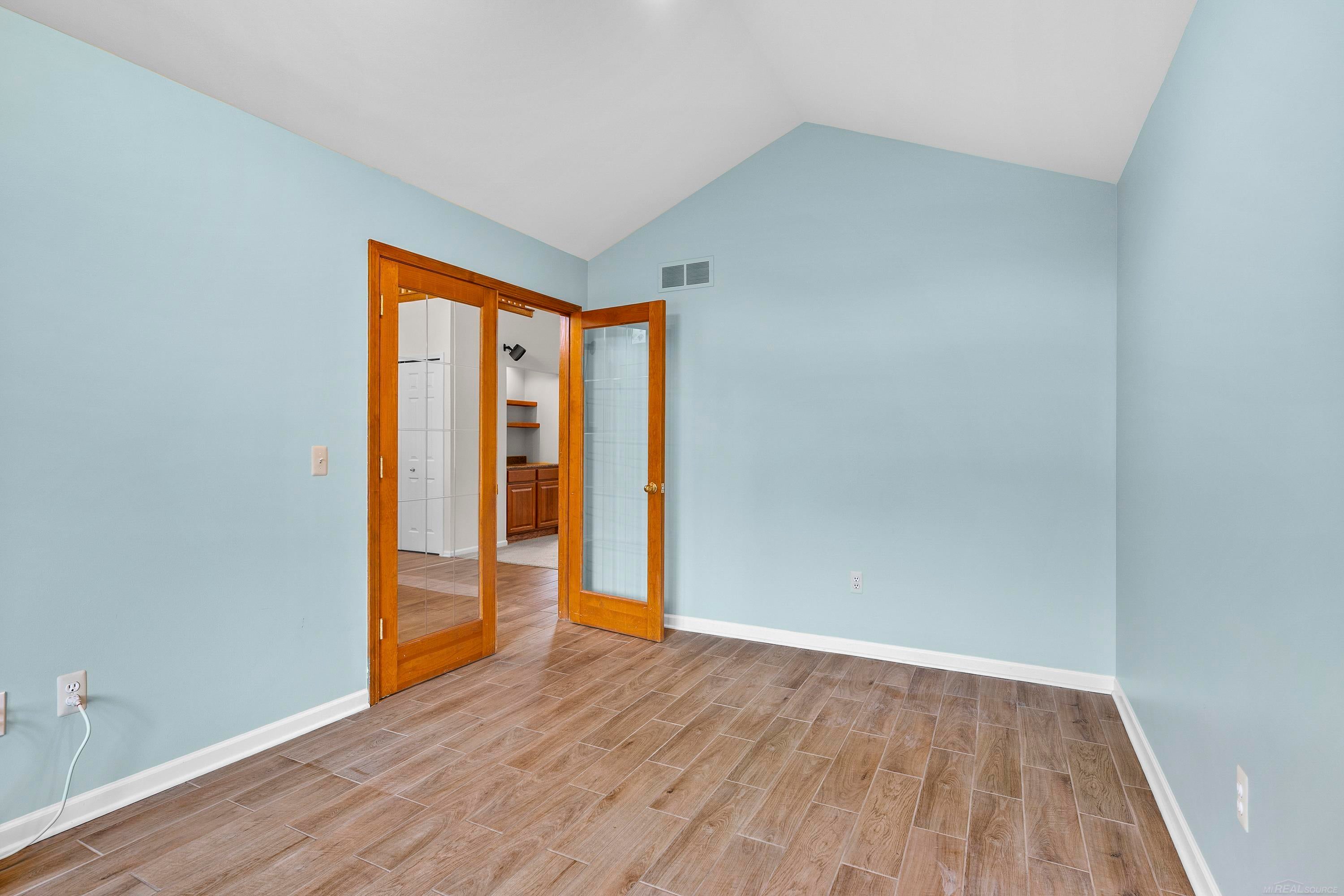 Shelby Twp, Michigan, 48315, United States, 4 Bedrooms Bedrooms, ,4 BathroomsBathrooms,Residential,For Sale,1987428