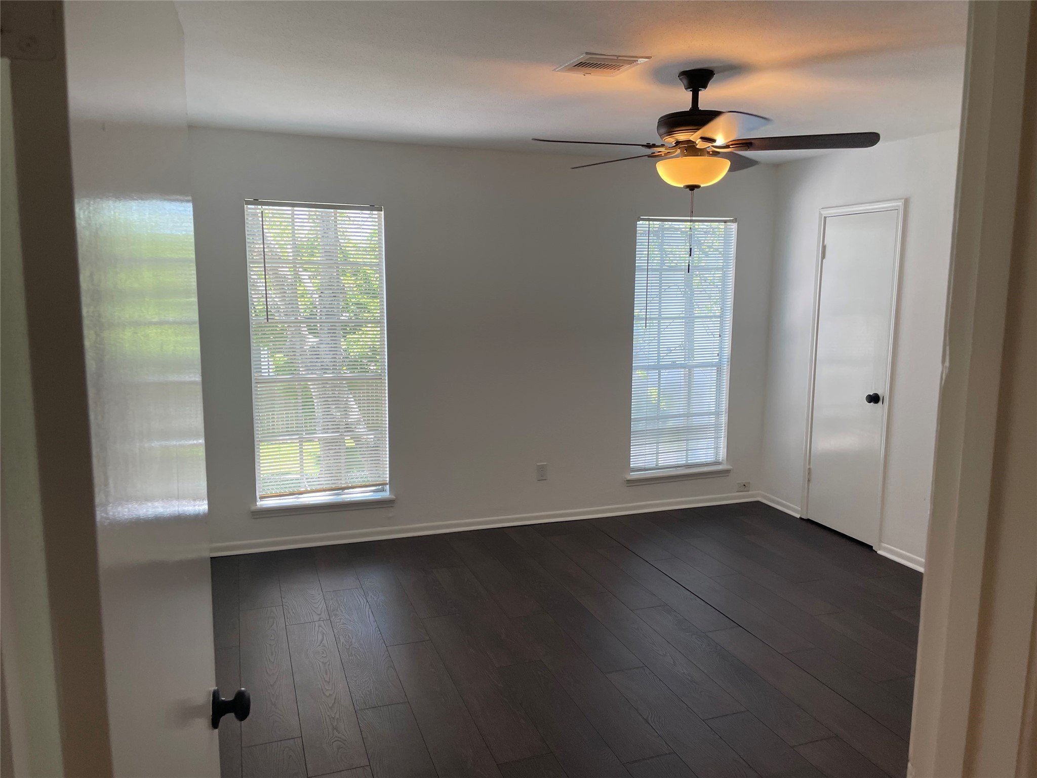 Houston, Texas, 77057, United States, 3 Bedrooms Bedrooms, ,3 BathroomsBathrooms,Residential,For Sale,1921662