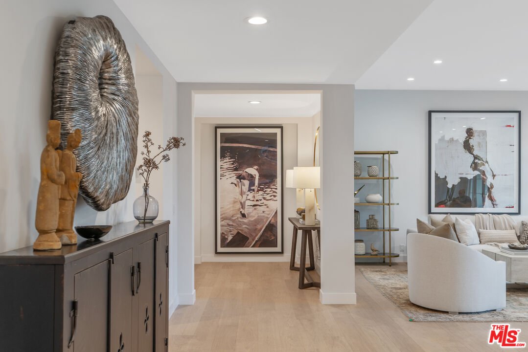 Los Angeles, California, 90067, United States, 2 Bedrooms Bedrooms, ,3 BathroomsBathrooms,Residential,For Sale,1901982