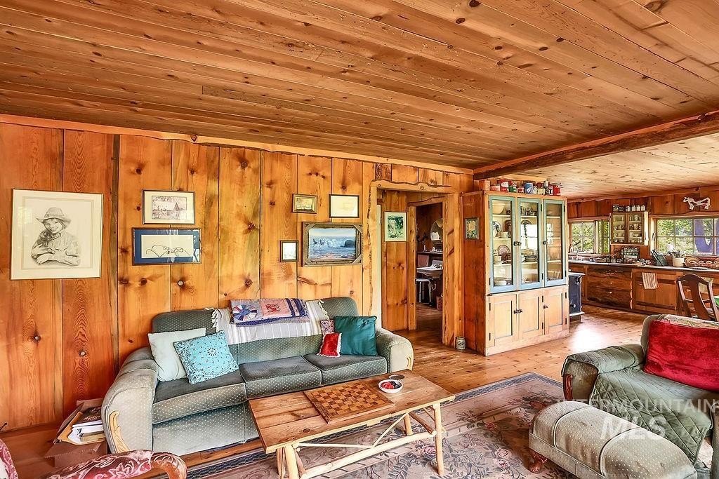 Riggins, Idaho, 83549, United States, 2 Bedrooms Bedrooms, ,1 BathroomBathrooms,Residential,For Sale,1826044