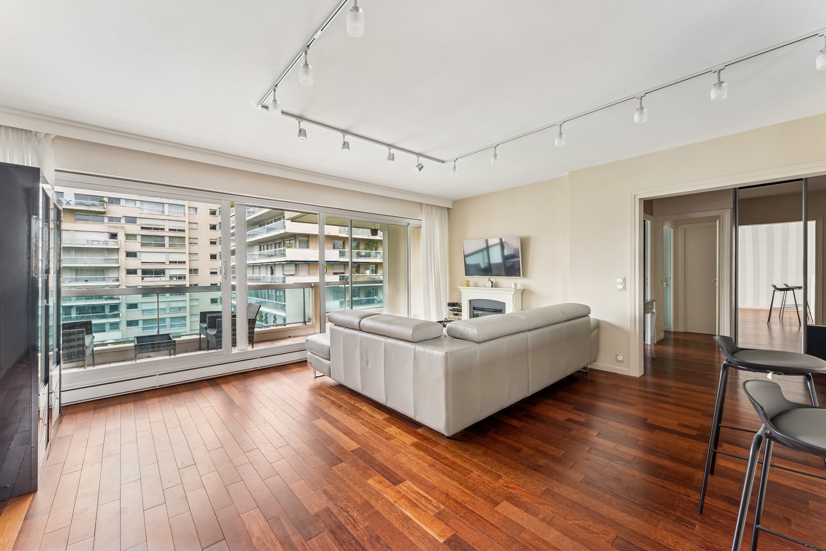  Elegant Apartment with Terrace – Neuilly-sur-Seine - 物件實景