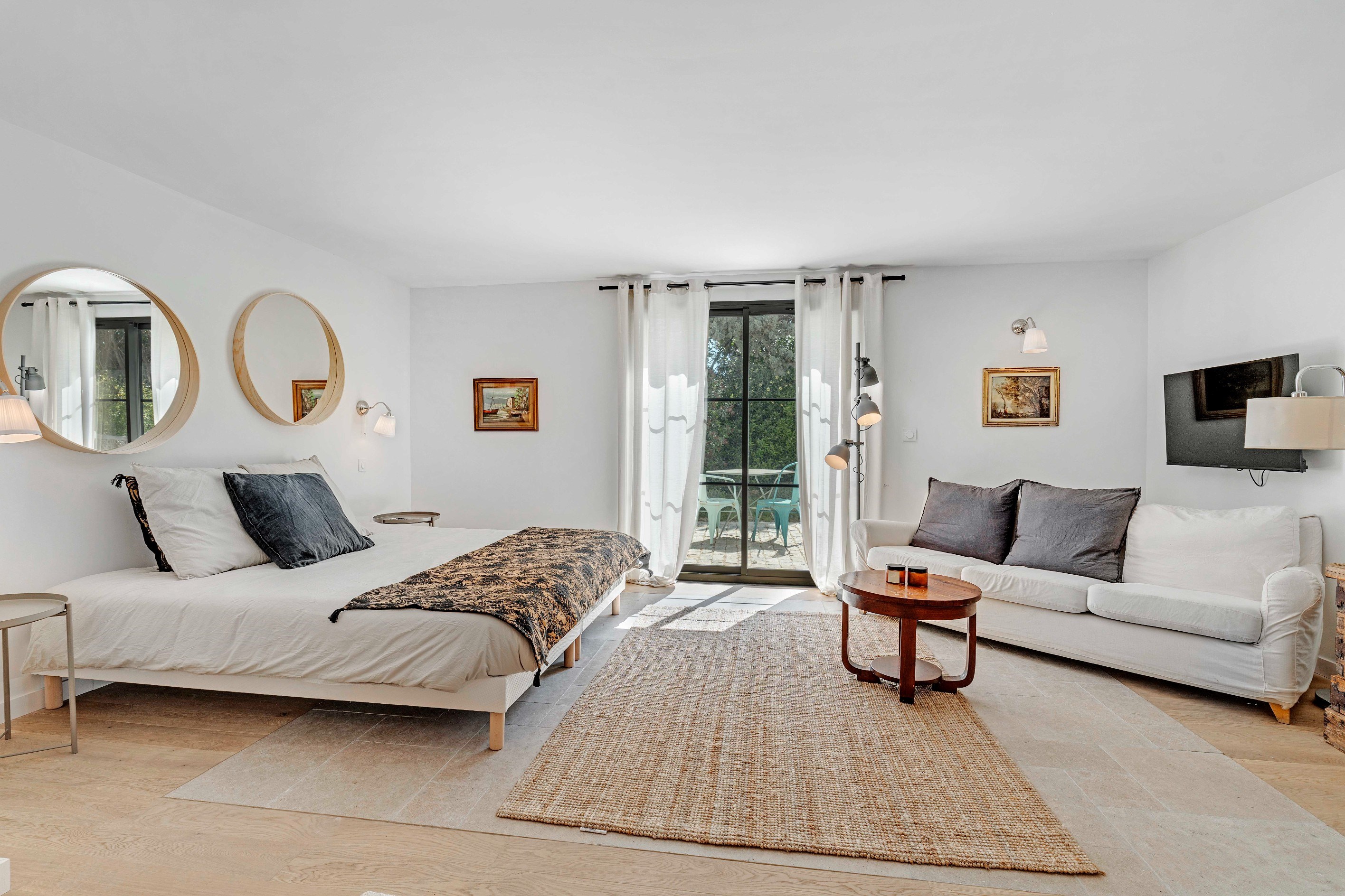  Gulf of Saint Tropez, renovated 300 sqm villa with six en suite bedrooms and po… - 物件實景