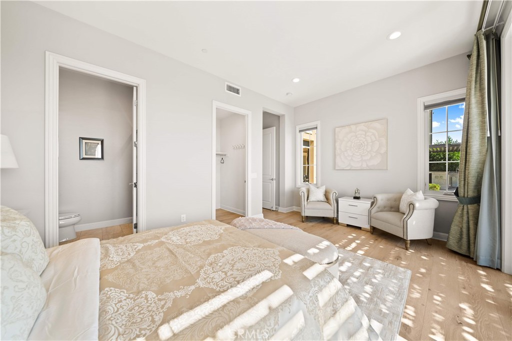 Irvine, California, 92602, United States, 5 Bedrooms Bedrooms, ,6 BathroomsBathrooms,Residential,For Sale,1982881