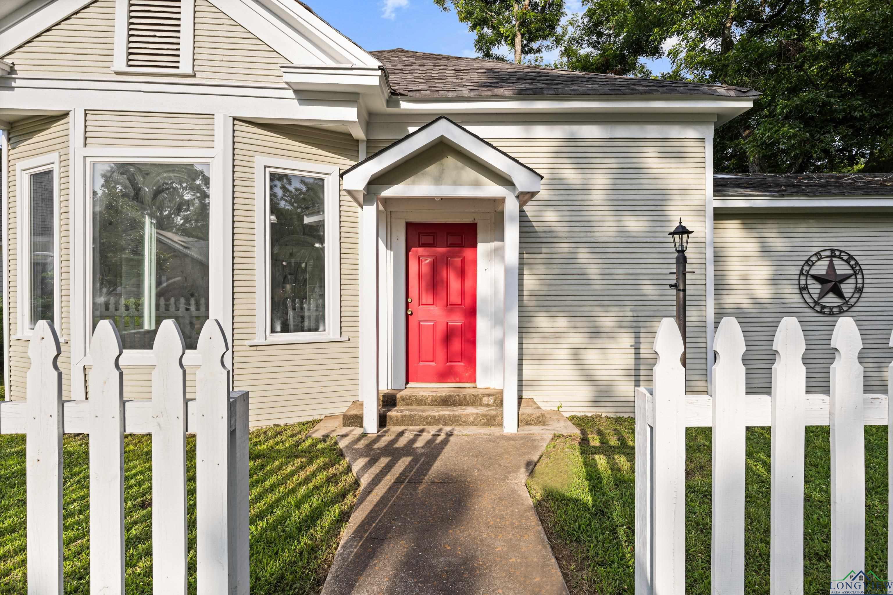 Jefferson, Texas, 75657, United States, 4 Bedrooms Bedrooms, ,5 BathroomsBathrooms,Residential,For Sale,1868474