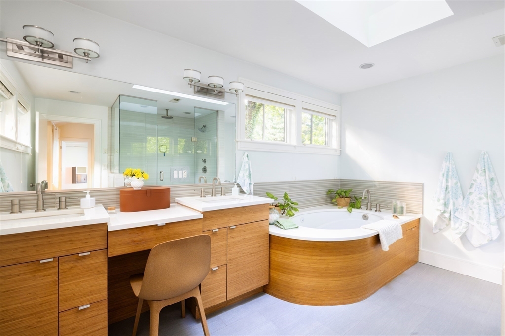 Brookline, Massachusetts, 02245, United States, 5 Bedrooms Bedrooms, ,5 BathroomsBathrooms,Residential,For Sale,1940538