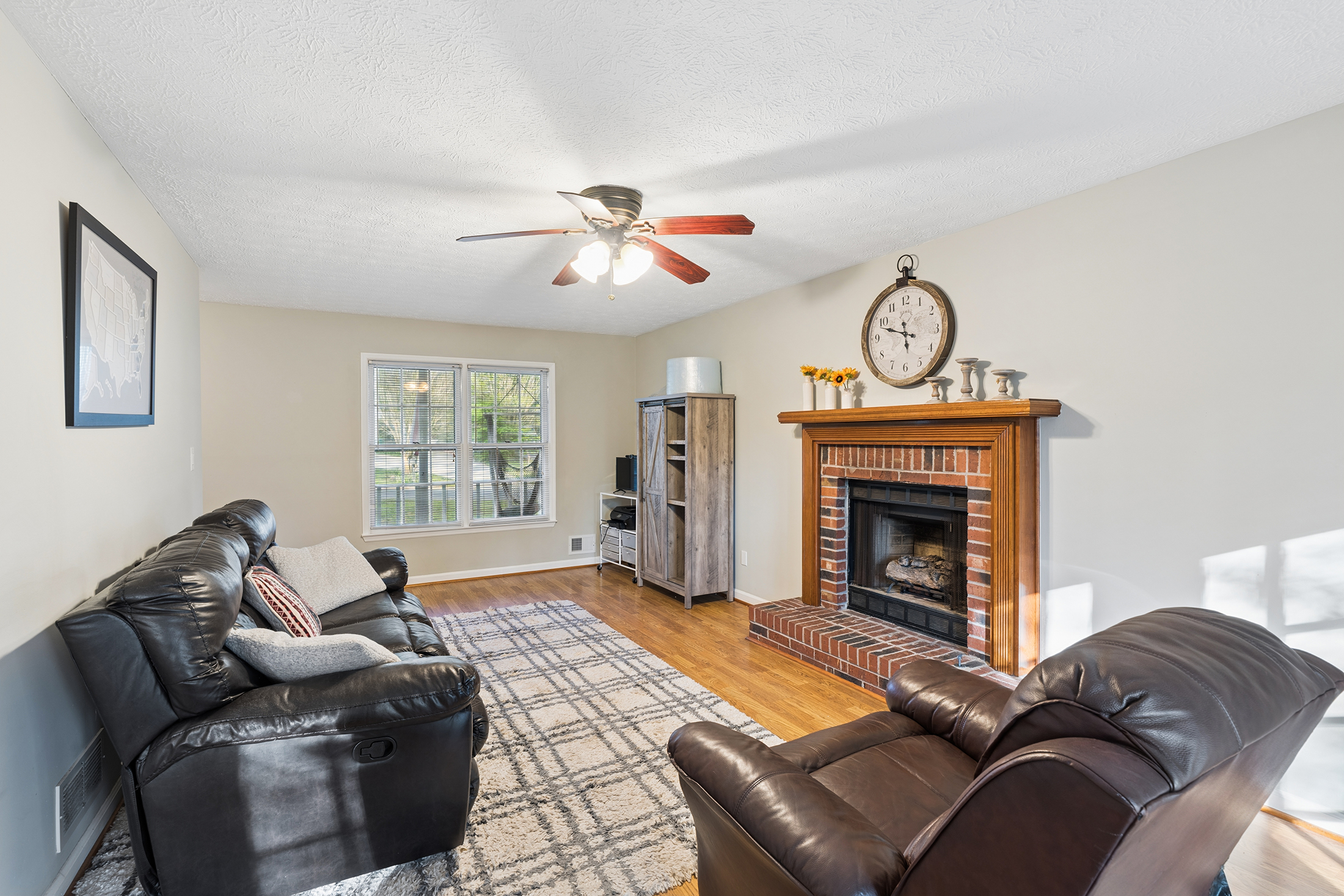  Tree-Lined Traditional in Sought-After Brookwood School District - 物件實景