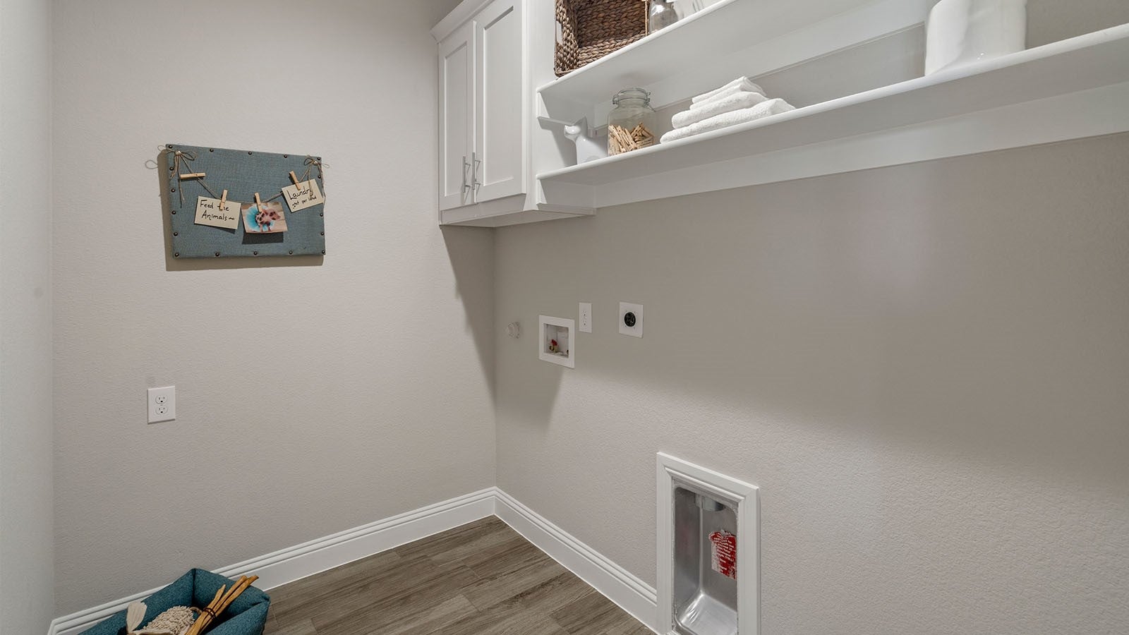 Grand Prairie, Texas, 76065, United States, 5 Bedrooms Bedrooms, ,4 BathroomsBathrooms,Residential,For Sale,2014206