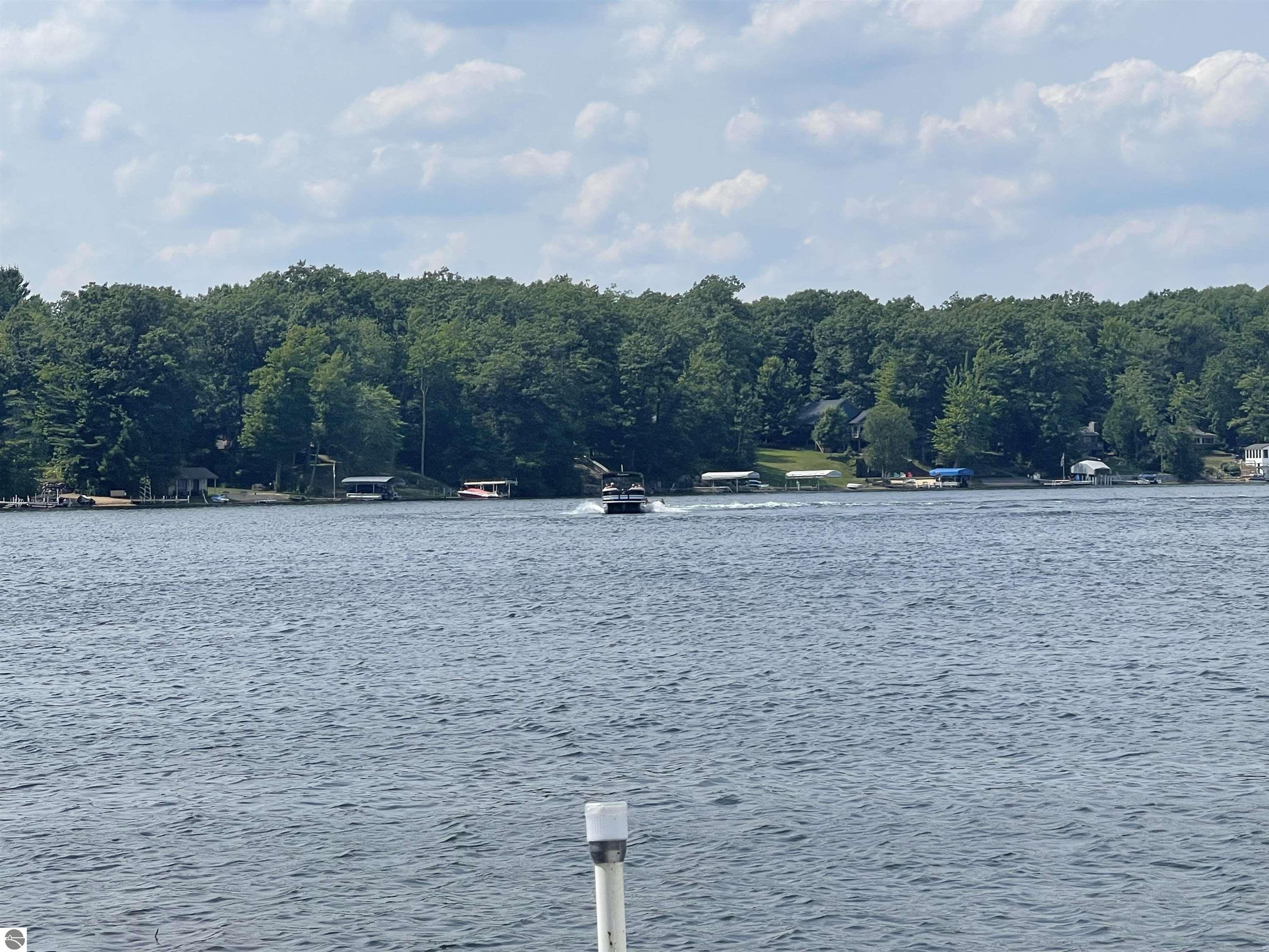 Harrison, Michigan, 48625, United States, 5 Bedrooms Bedrooms, ,4 BathroomsBathrooms,Residential,For Sale,1990816