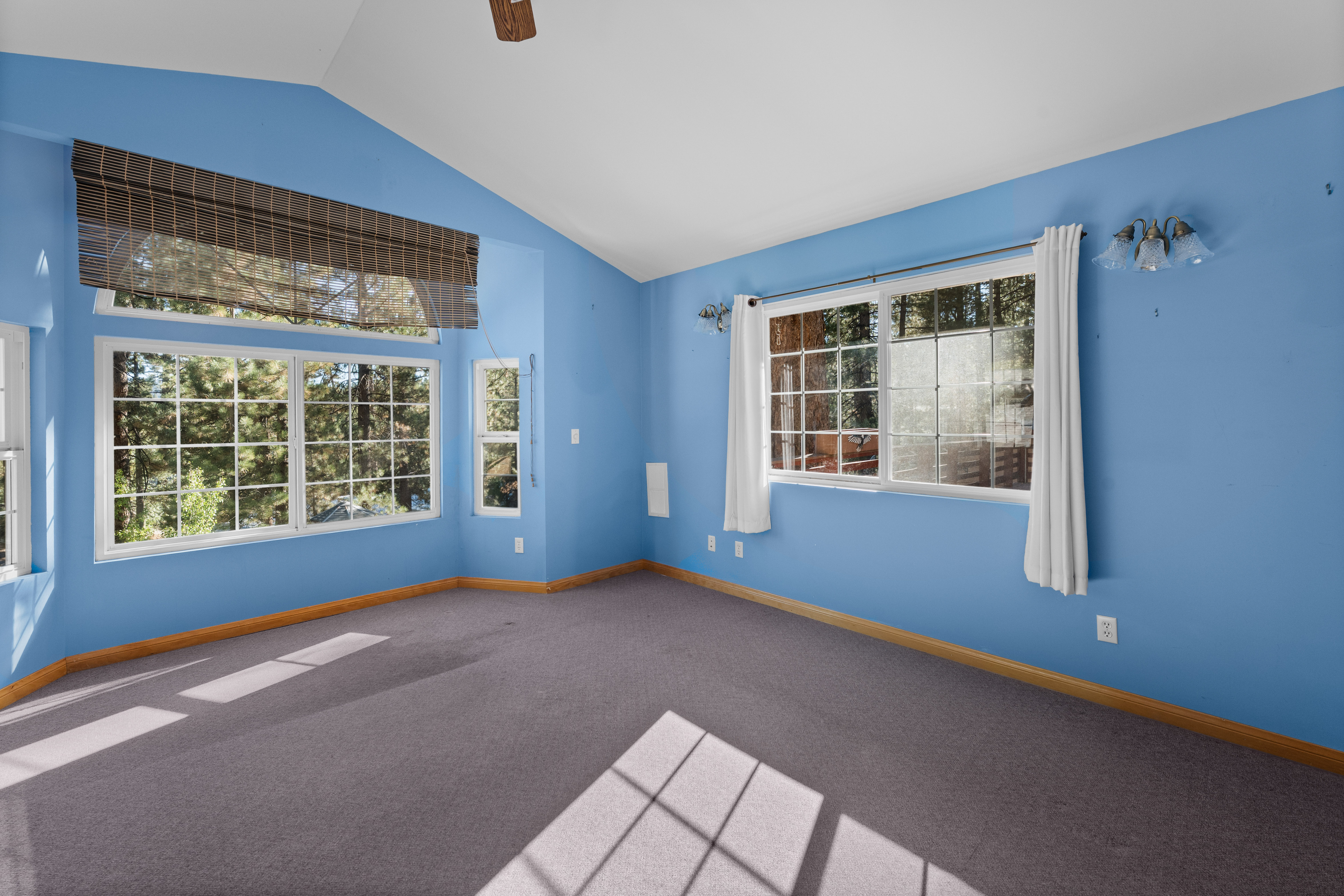  39251 Cedar Dell Road, Fawnskin, CA 92333 - 物件實景