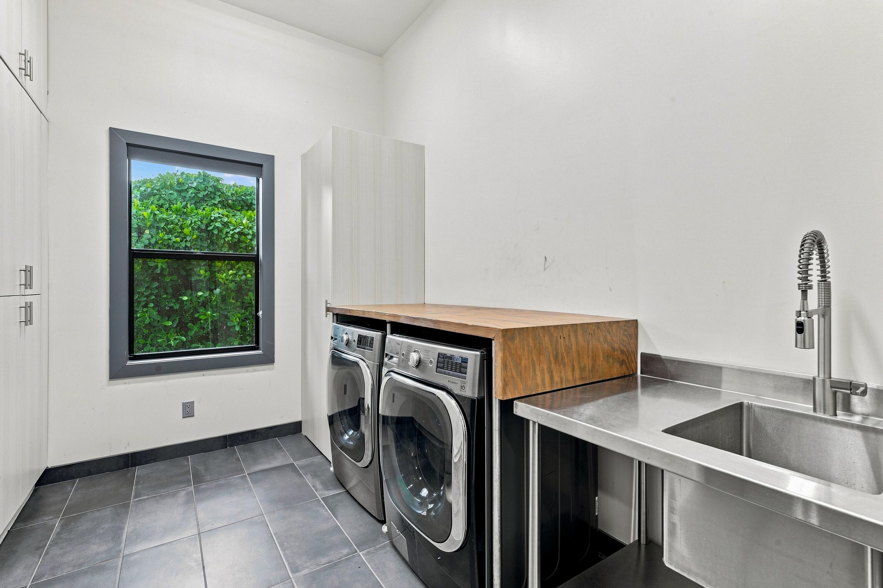  13155 Southfields Road - 物件實景