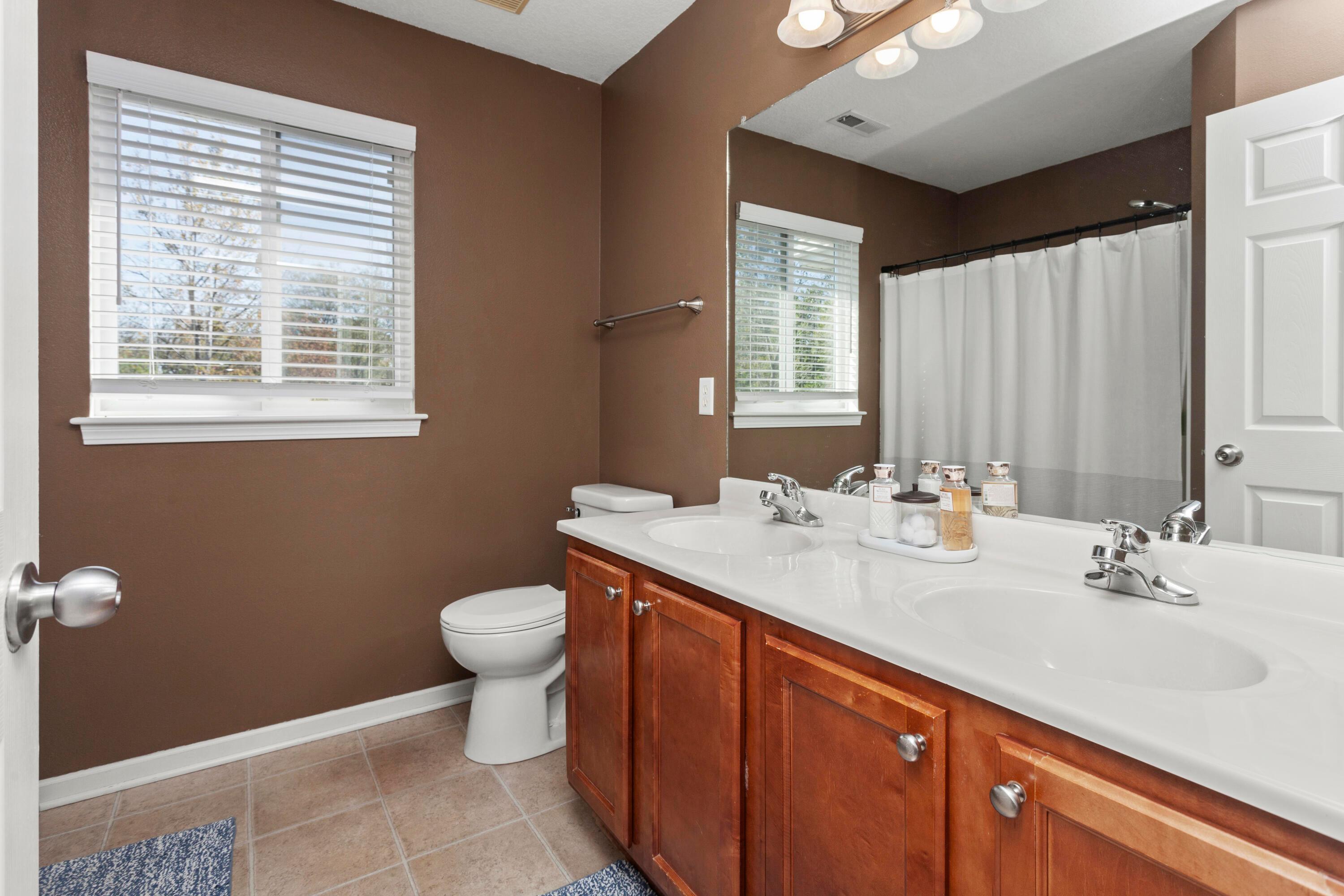 Ankeny, Iowa, 50021, United States, 5 Bedrooms Bedrooms, ,4 BathroomsBathrooms,Residential,For Sale,1980826