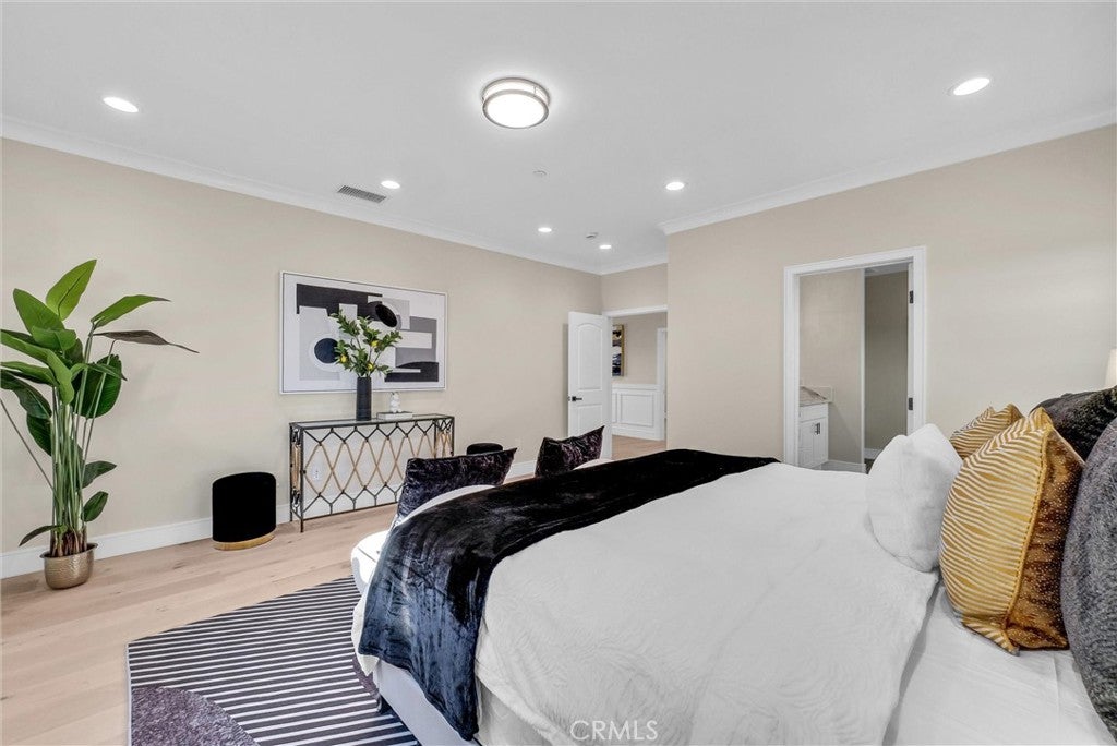 San Gabriel, California, 91775, United States, 7 Bedrooms Bedrooms, ,6 BathroomsBathrooms,Residential,For Sale,1804078