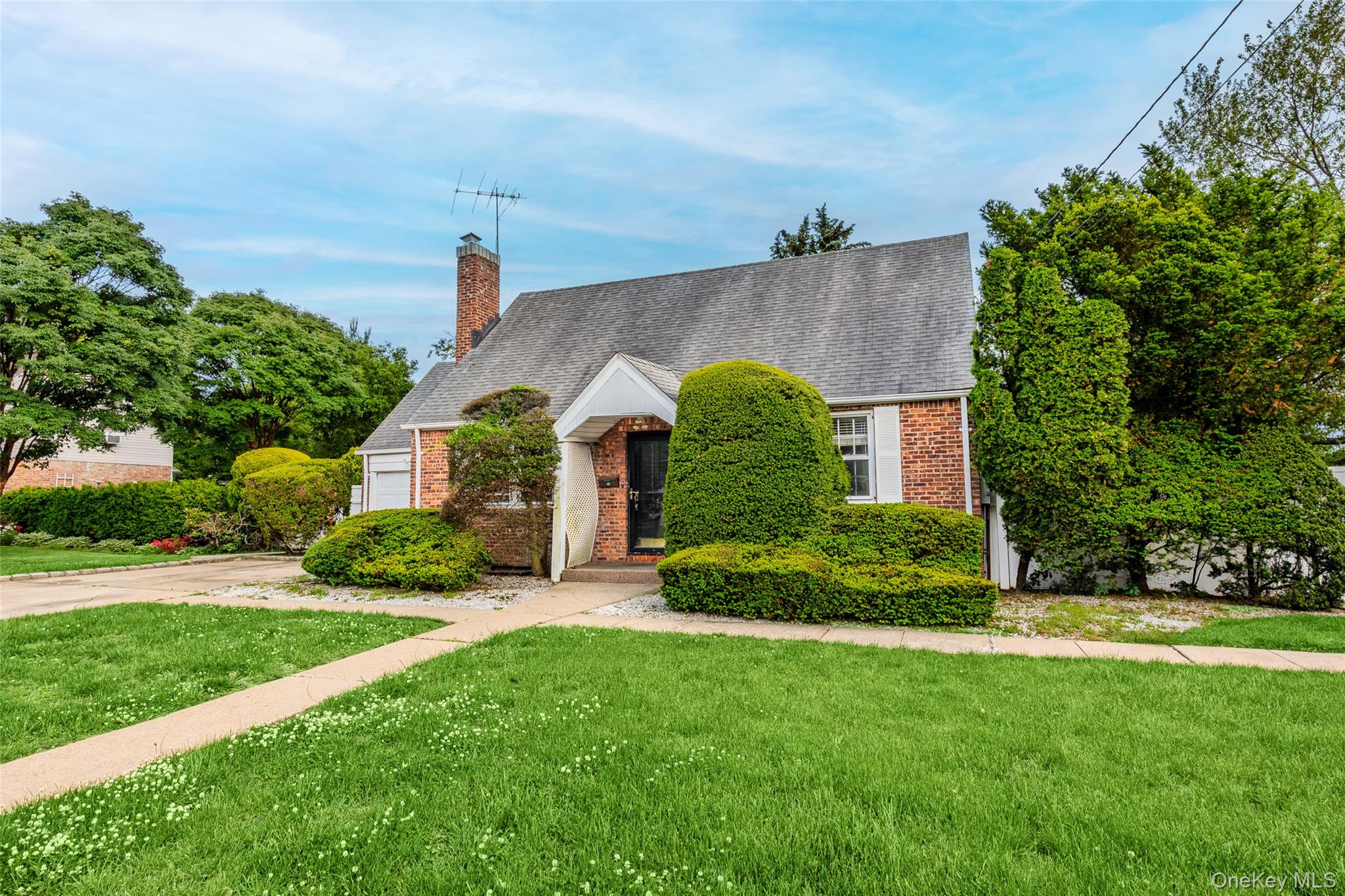 Uniondale, New York, 11553, United States, 4 Bedrooms Bedrooms, ,3 BathroomsBathrooms,Residential,For Sale,2049271