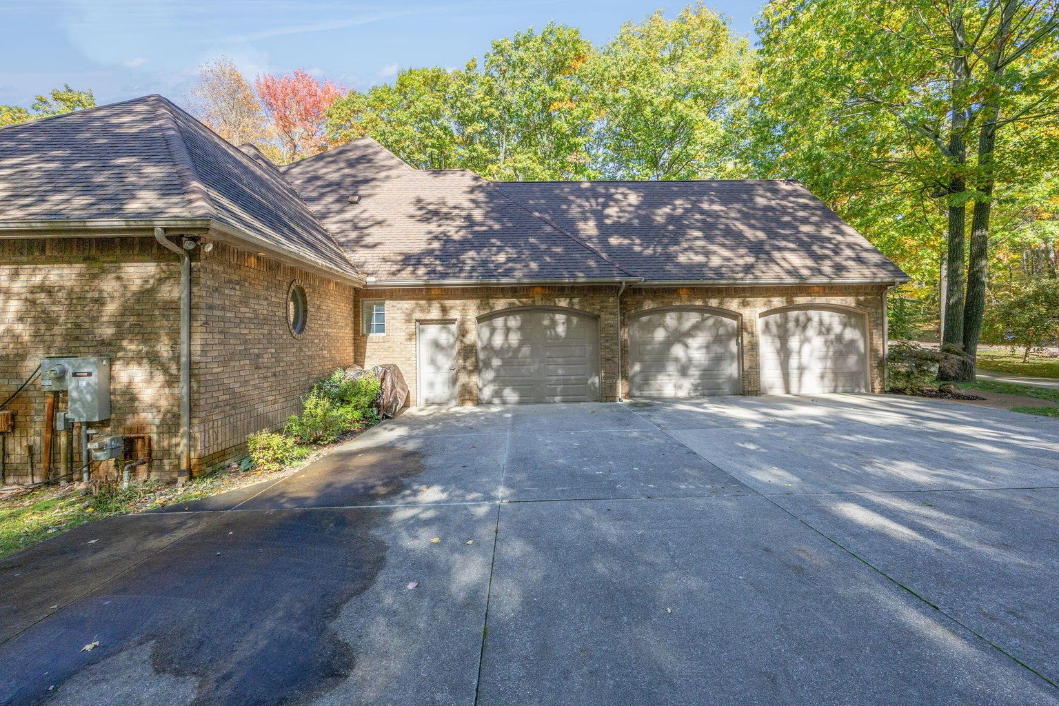 Canadian Lakes, Michigan, 49346, United States, 5 Bedrooms Bedrooms, ,6 BathroomsBathrooms,Residential,For Sale,1981298