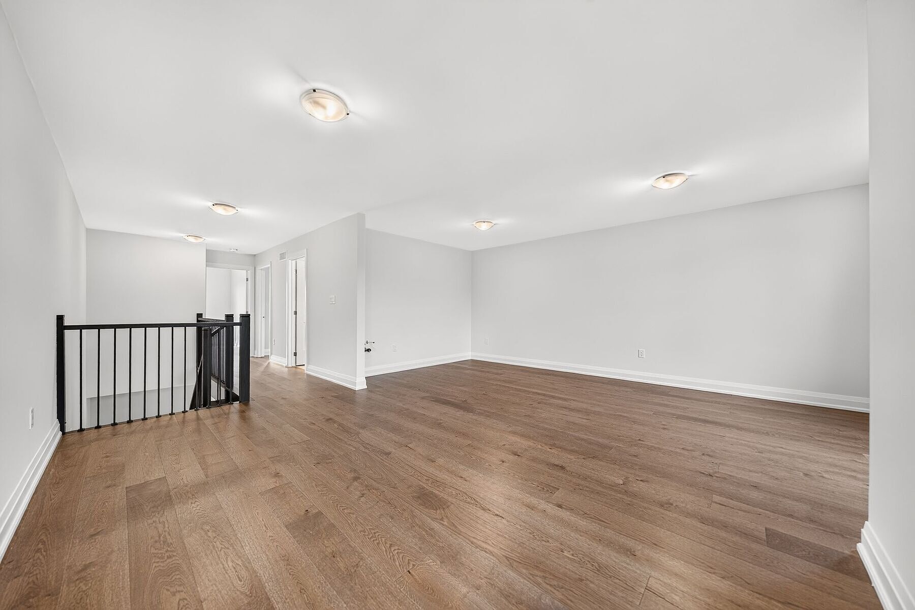  Brand New Luxurious Townhome - 物件實景