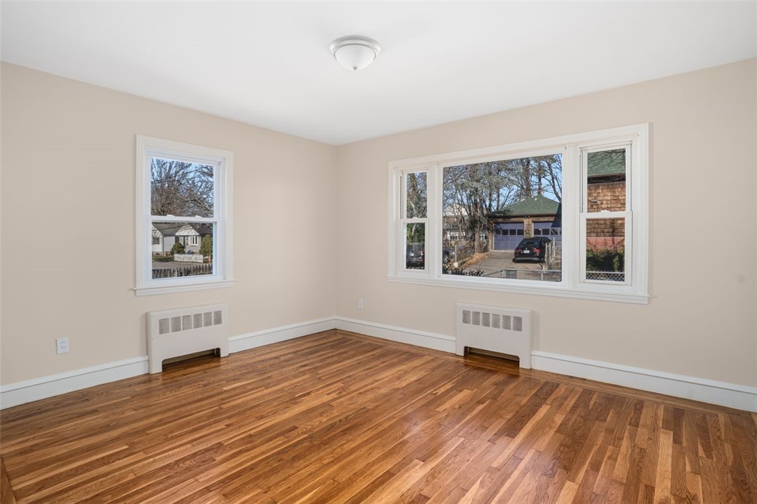 Providence, Rhode Island, 02809, United States, 3 Bedrooms Bedrooms, ,1 BathroomBathrooms,Residential,For Sale,2003236