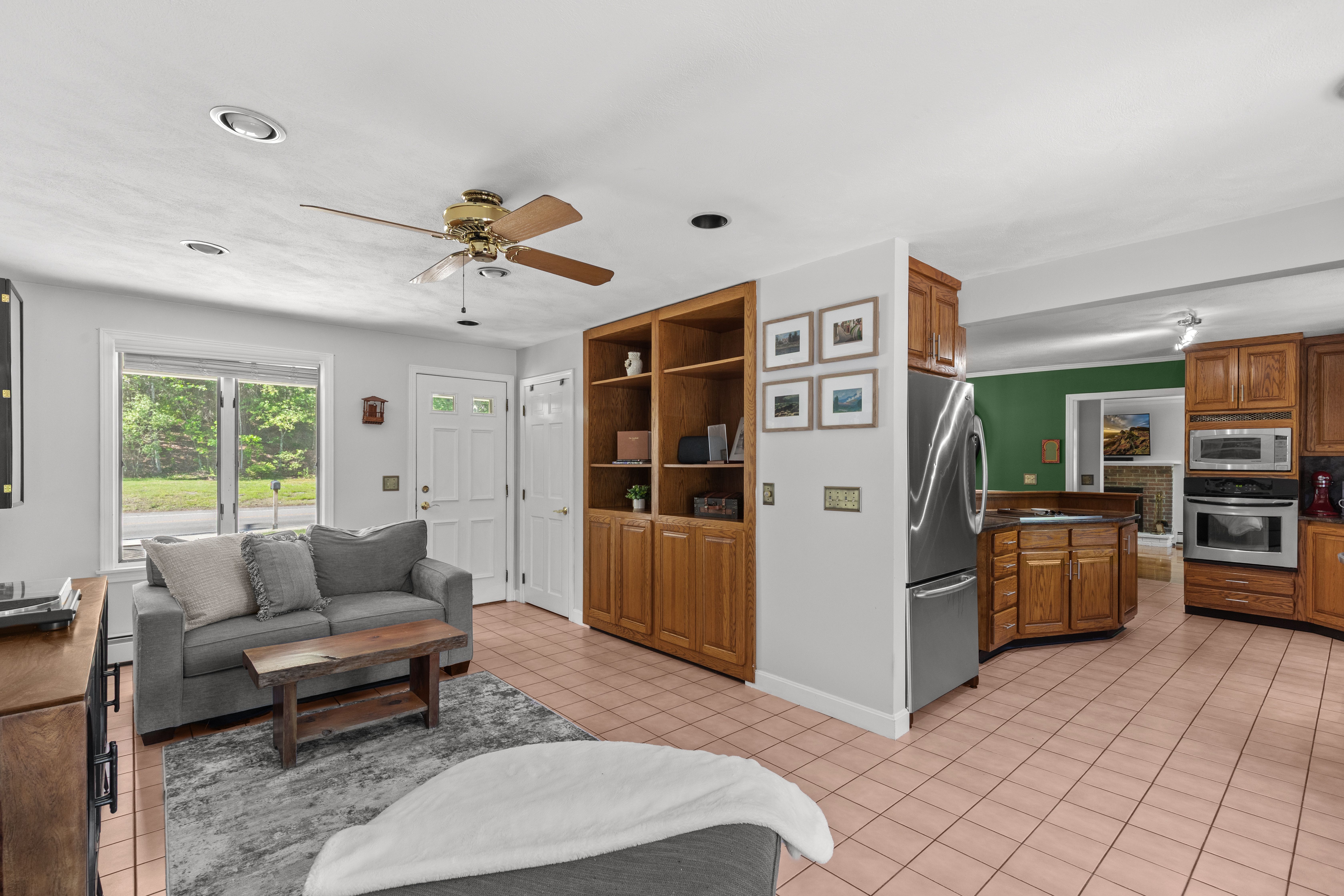  65 May Street, Attleboro, MA, 02703 - 物件實景