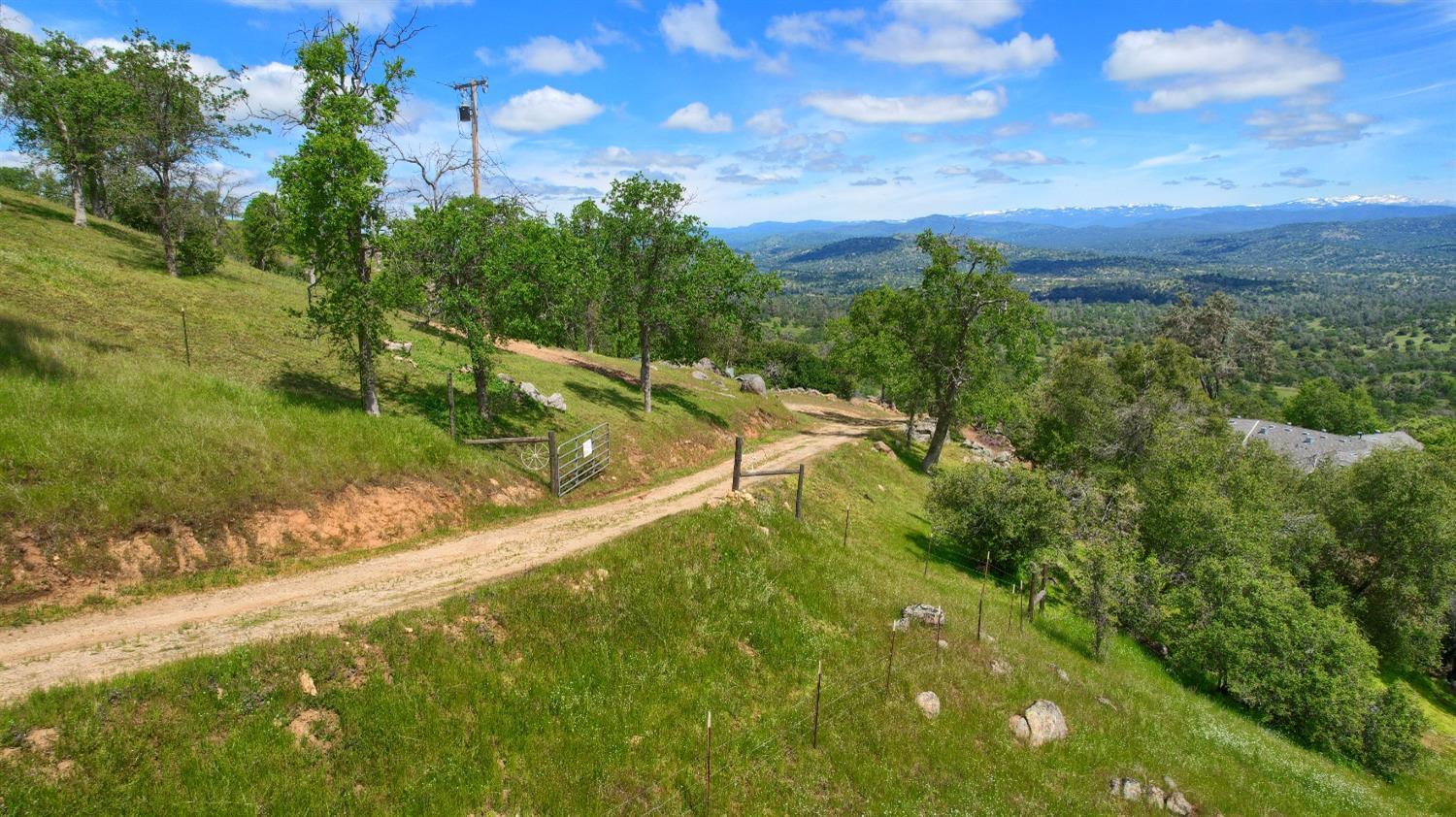 Coarsegold, California, 93614, United States, 3 Bedrooms Bedrooms, ,2 BathroomsBathrooms,Residential,For Sale,2006317