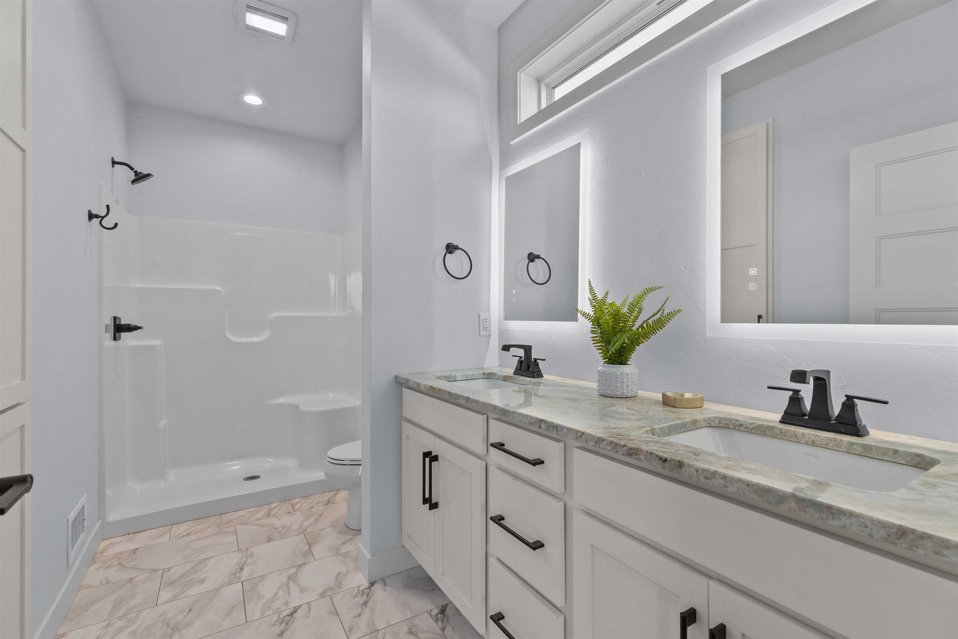 Greenville, Wisconsin, 54942, United States, 4 Bedrooms Bedrooms, ,4 BathroomsBathrooms,Residential,For Sale,1995419