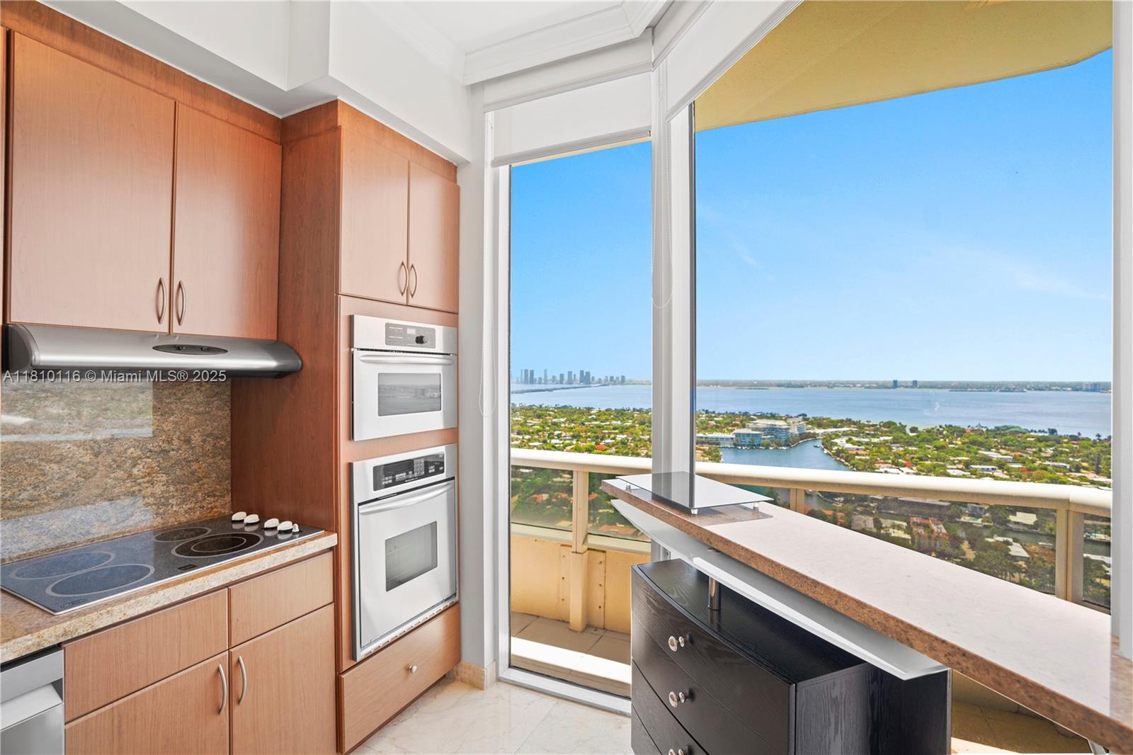 Miami Beach, Florida, 33140, United States, 2 Bedrooms Bedrooms, ,2 BathroomsBathrooms,Residential,For Sale,1838386