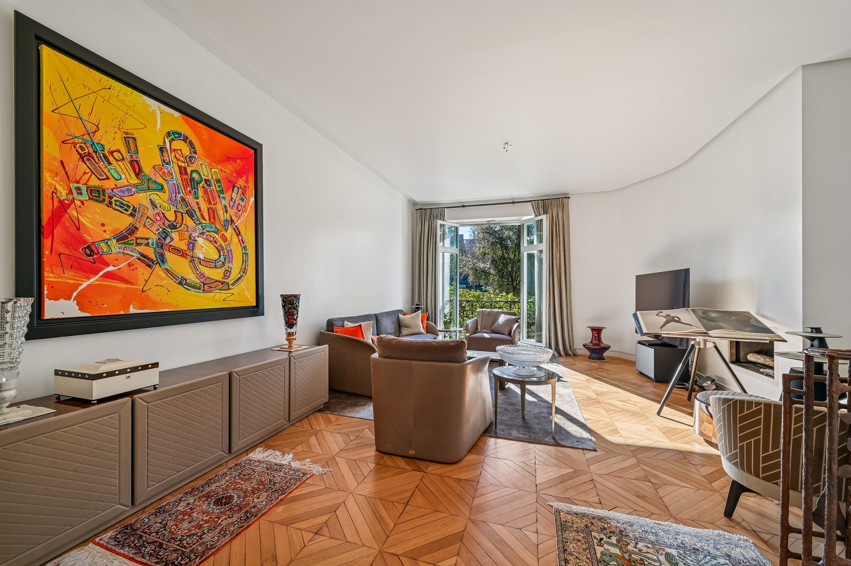  Avenue Foch — Exceptional Duplex Designed by Pierre Yovanovitch with Landscaped… - 物件實景