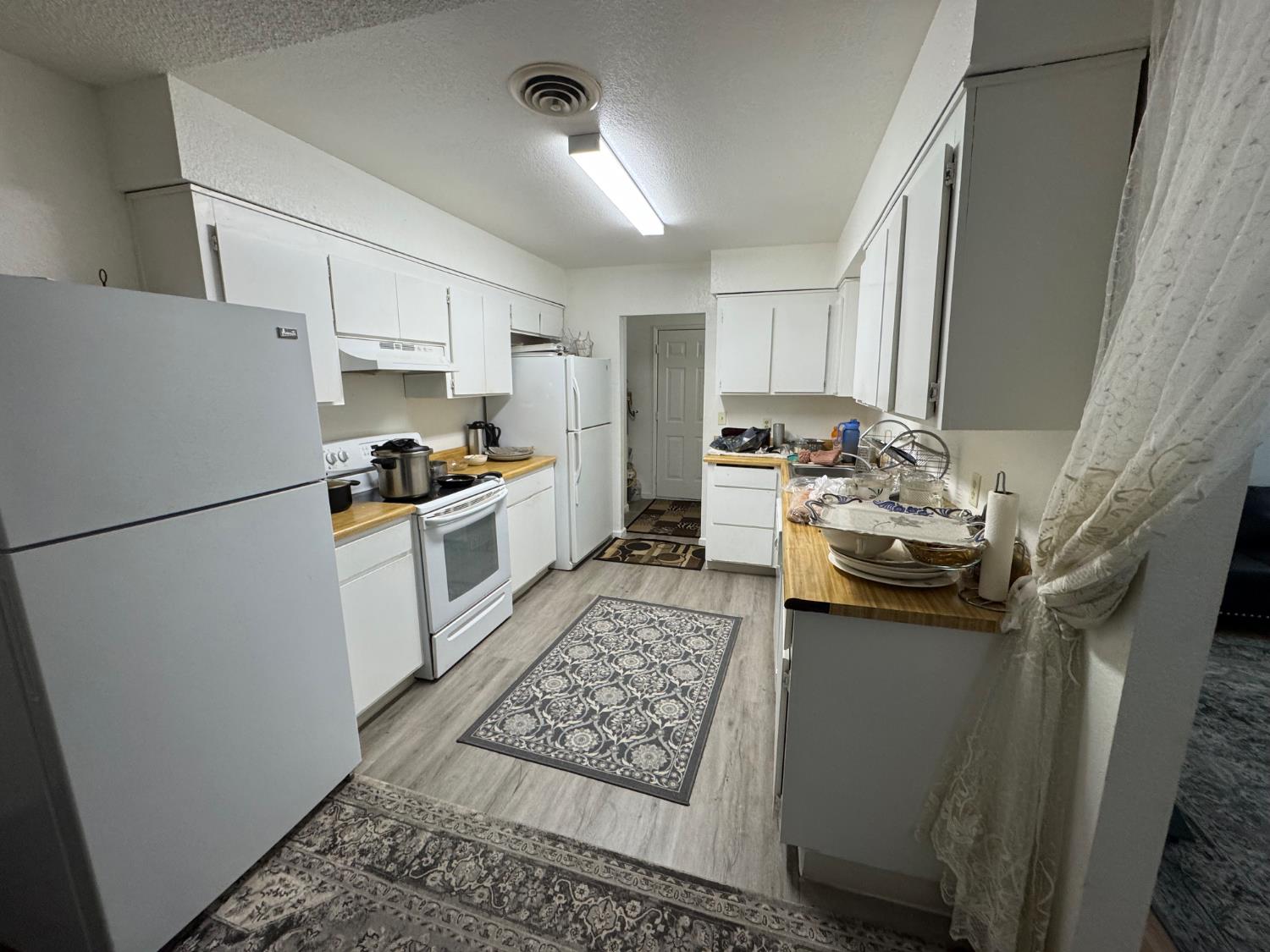 Yuba City, California, 95991-2504, United States, 6 Bedrooms Bedrooms, ,4 BathroomsBathrooms,Residential,For Sale,1920010