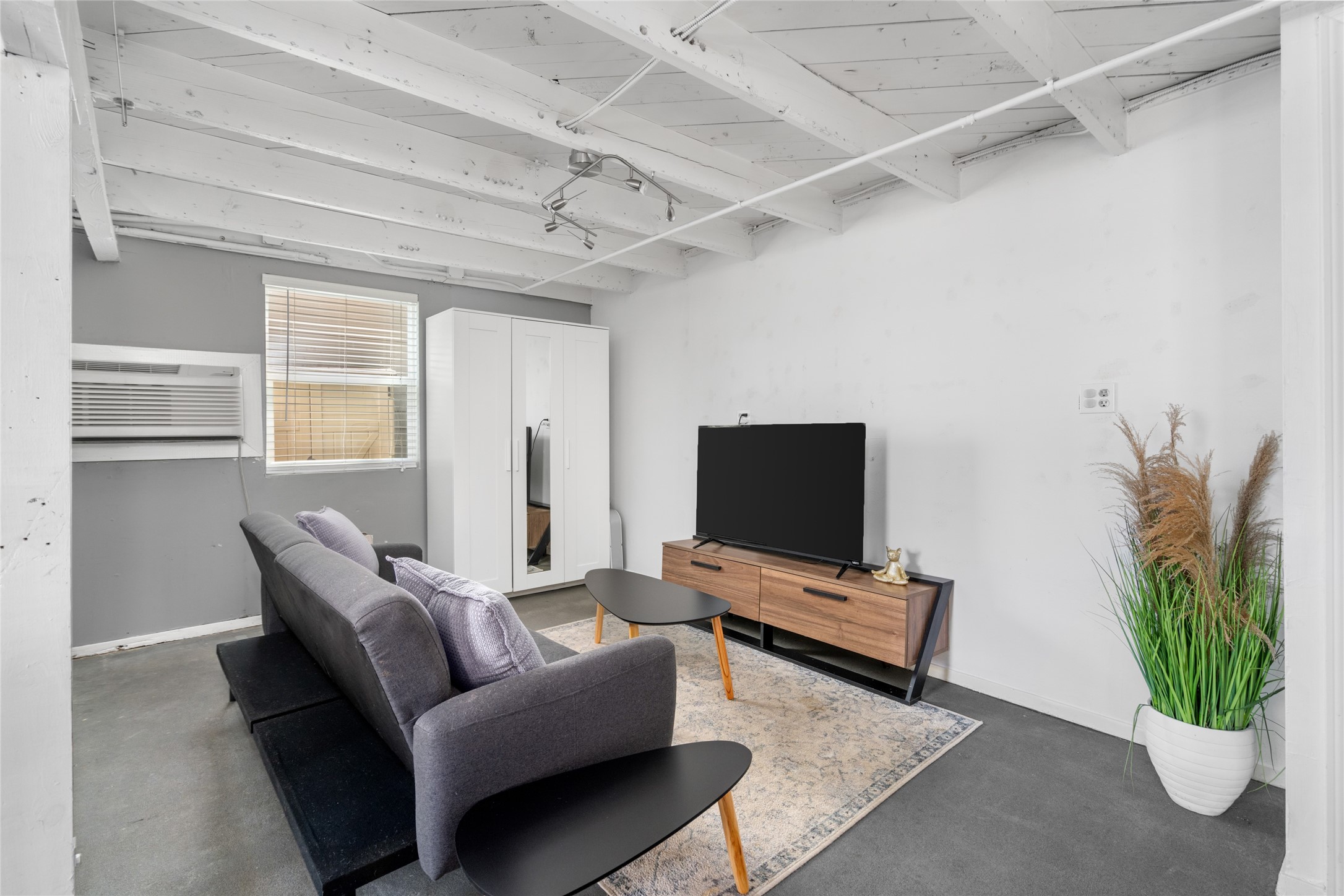  2402 Hazard Street - 物件實景