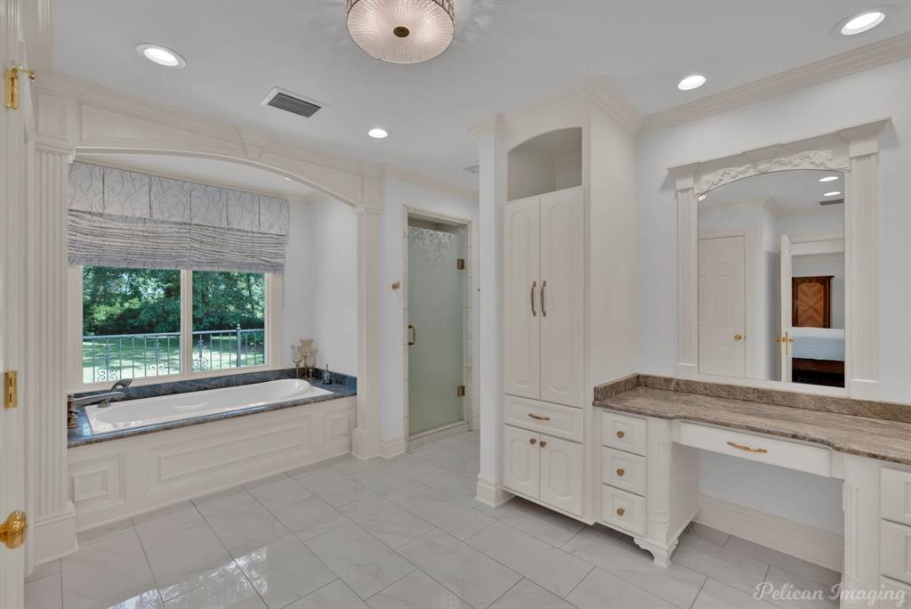 Shreveport, Louisiana, 71106, United States, 5 Bedrooms Bedrooms, ,6 BathroomsBathrooms,Residential,For Sale,1942292