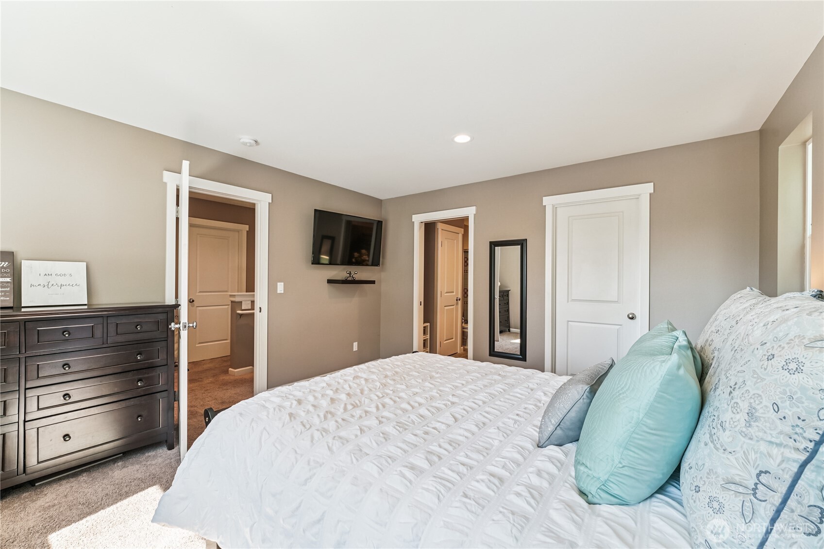 Seabeck, Washington, 98380, United States, 4 Bedrooms Bedrooms, ,3 BathroomsBathrooms,Residential,For Sale,1907301