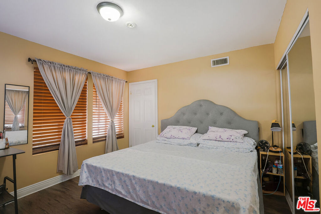 Winnetka, California, 91306, United States, 4 Bedrooms Bedrooms, ,2 BathroomsBathrooms,Residential,For Sale,1920413