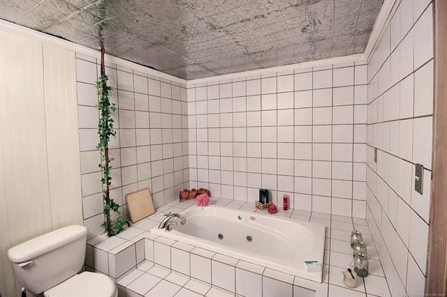 Stilwell, Oklahoma, 74960, United States, 3 Bedrooms Bedrooms, ,2 BathroomsBathrooms,Residential,For Sale,1763492