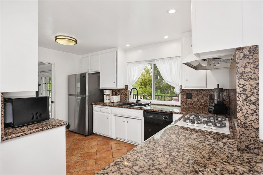 Yorba Linda, California, 92886, United States, 5 Bedrooms Bedrooms, ,3 BathroomsBathrooms,Residential,For Sale,1847322