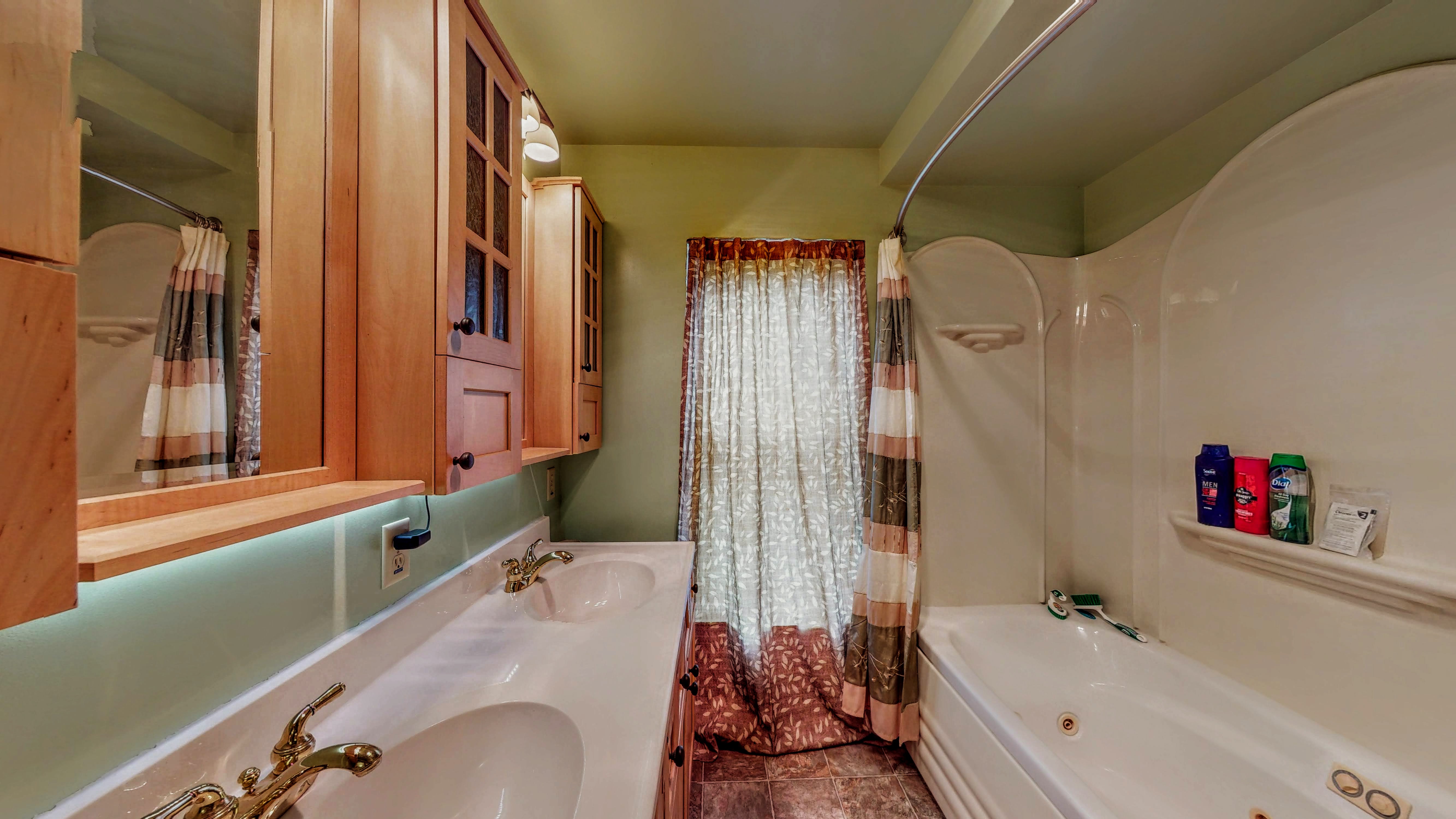 Milford, Wisconsin, 53551, United States, 4 Bedrooms Bedrooms, ,2 BathroomsBathrooms,Residential,For Sale,1889532