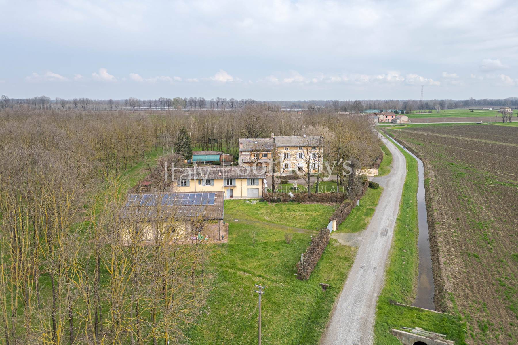  Private country villa with garden and private land - 物件實景