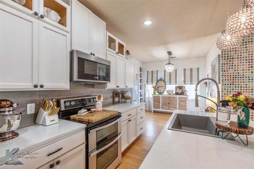 Buffalo Gap, Texas, 79508, United States, 5 Bedrooms Bedrooms, ,4 BathroomsBathrooms,Residential,For Sale,1918227