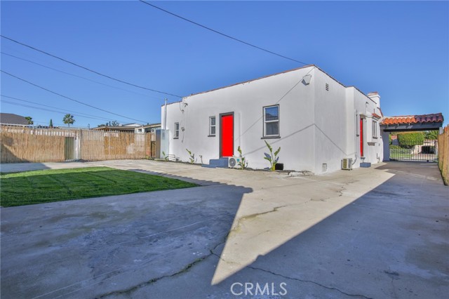 Los Angeles, California, 90047, United States, 5 Bedrooms Bedrooms, ,Residential,For Sale,2009243