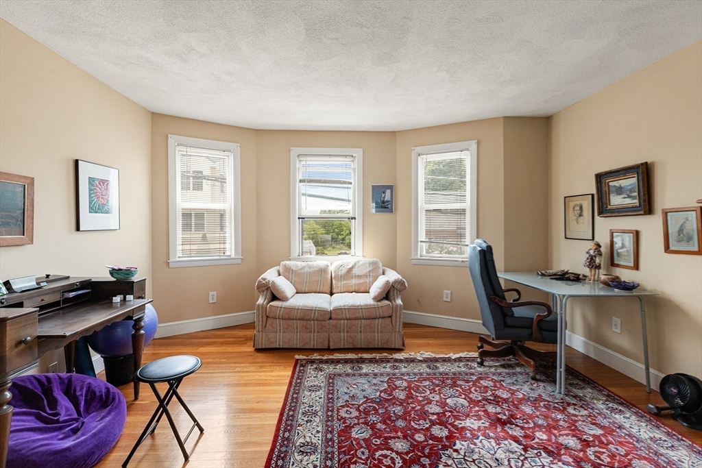 Malden, Massachusetts, 02148, United States, 8 Bedrooms Bedrooms, ,3 BathroomsBathrooms,Residential,For Sale,2049419