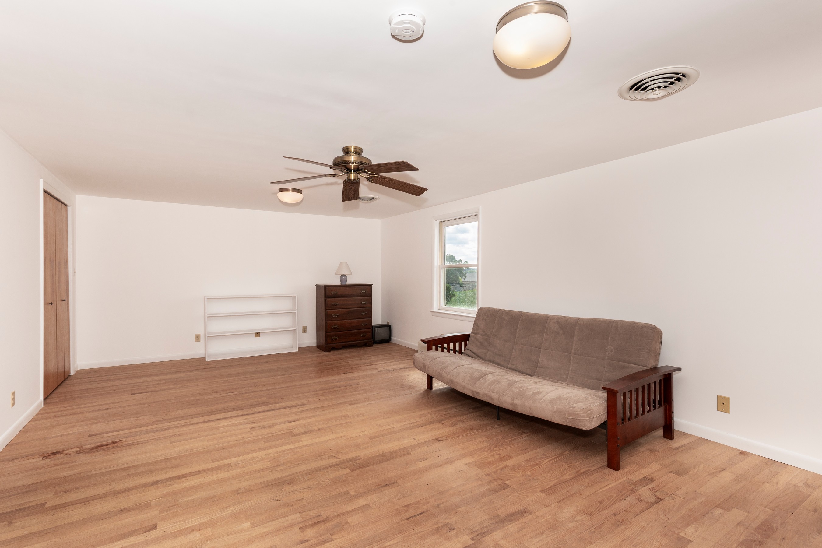  NONE AVAILABLE - 物件實景