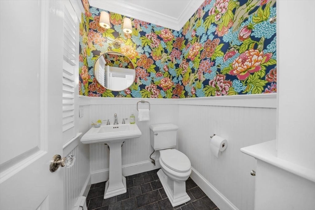 Hingham, Massachusetts, 02043, United States, 6 Bedrooms Bedrooms, ,5 BathroomsBathrooms,Residential,For Sale,1969393