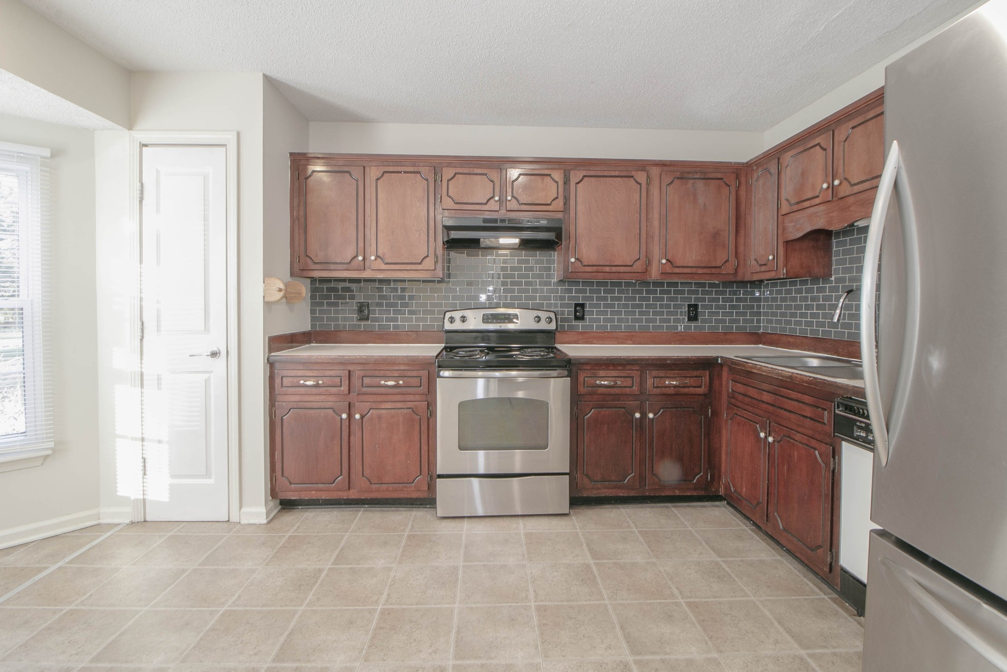 Clarksville, Tennessee, 37042, United States, ,Residential,For Sale,2013065