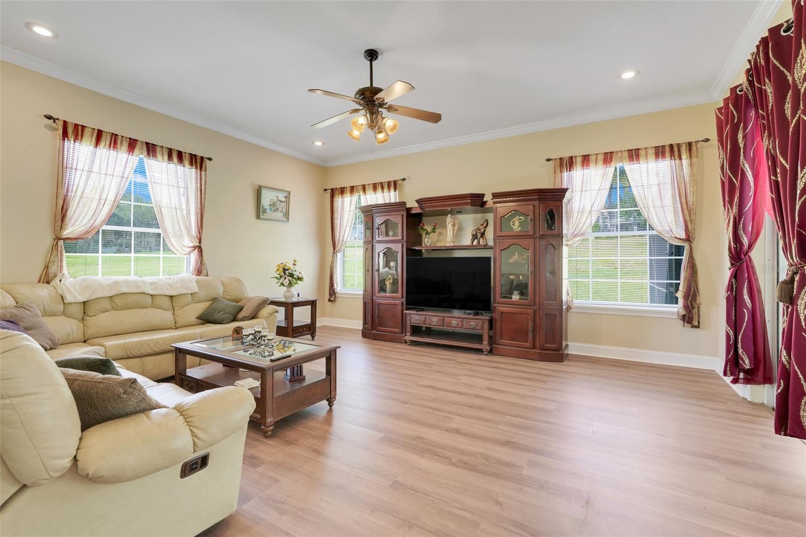 MINNEOLA, Florida, 34715, United States, 4 Bedrooms Bedrooms, ,4 BathroomsBathrooms,Residential,For Sale,1933322