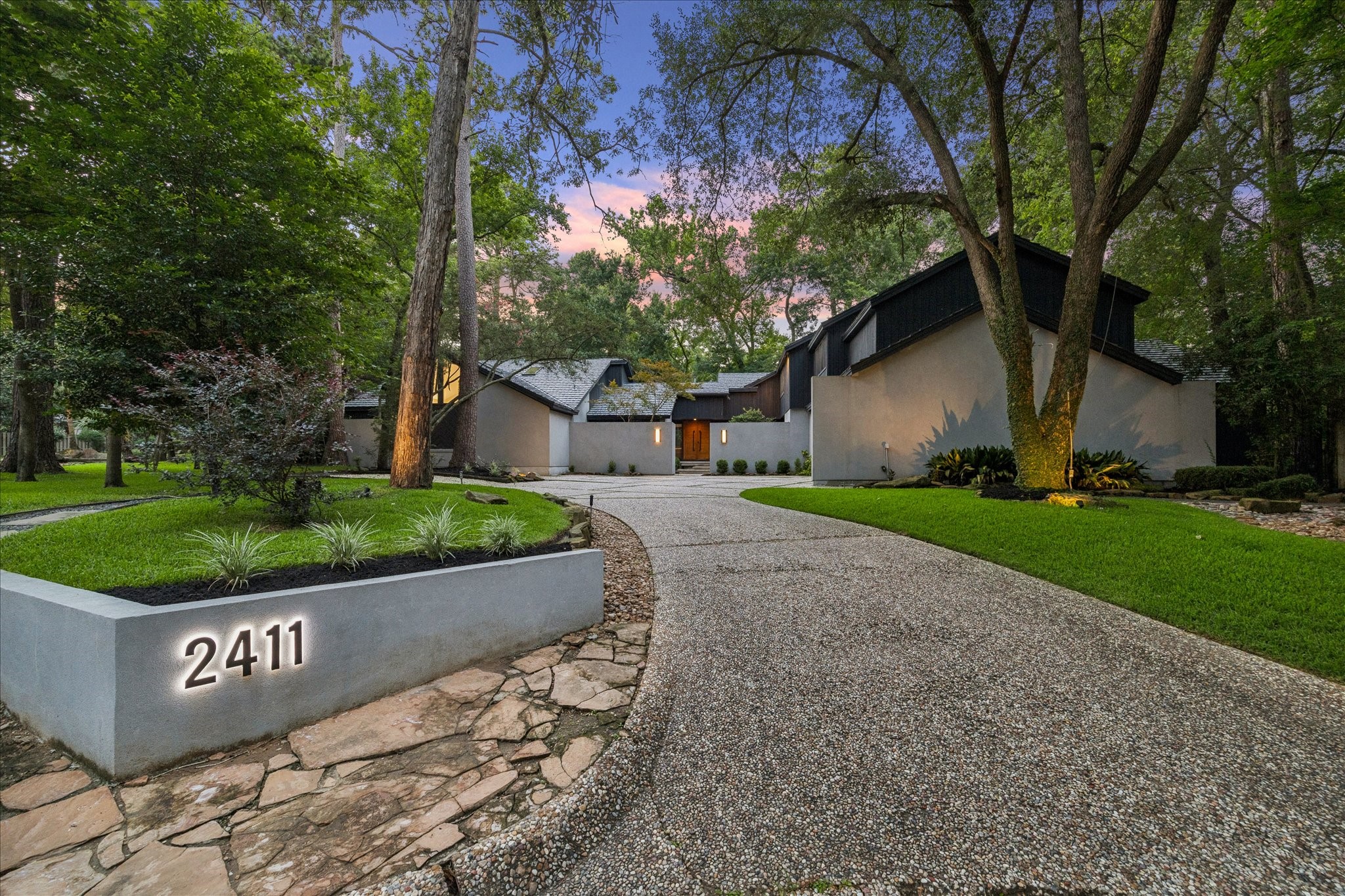  2411 Oakbank Drive - 物件實景
