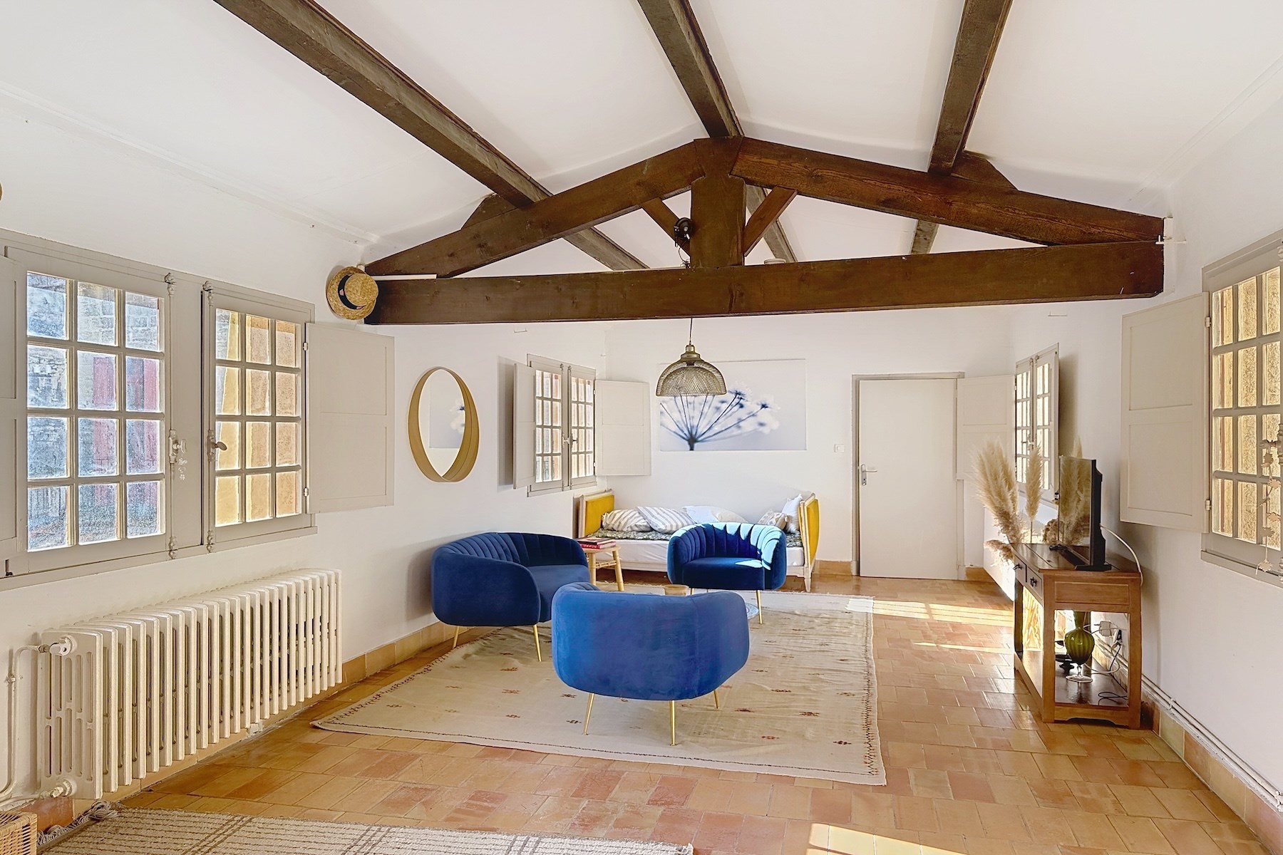  17th Century Private Mansion - 105 m² - Steps from Place aux Herbes - 物件實景