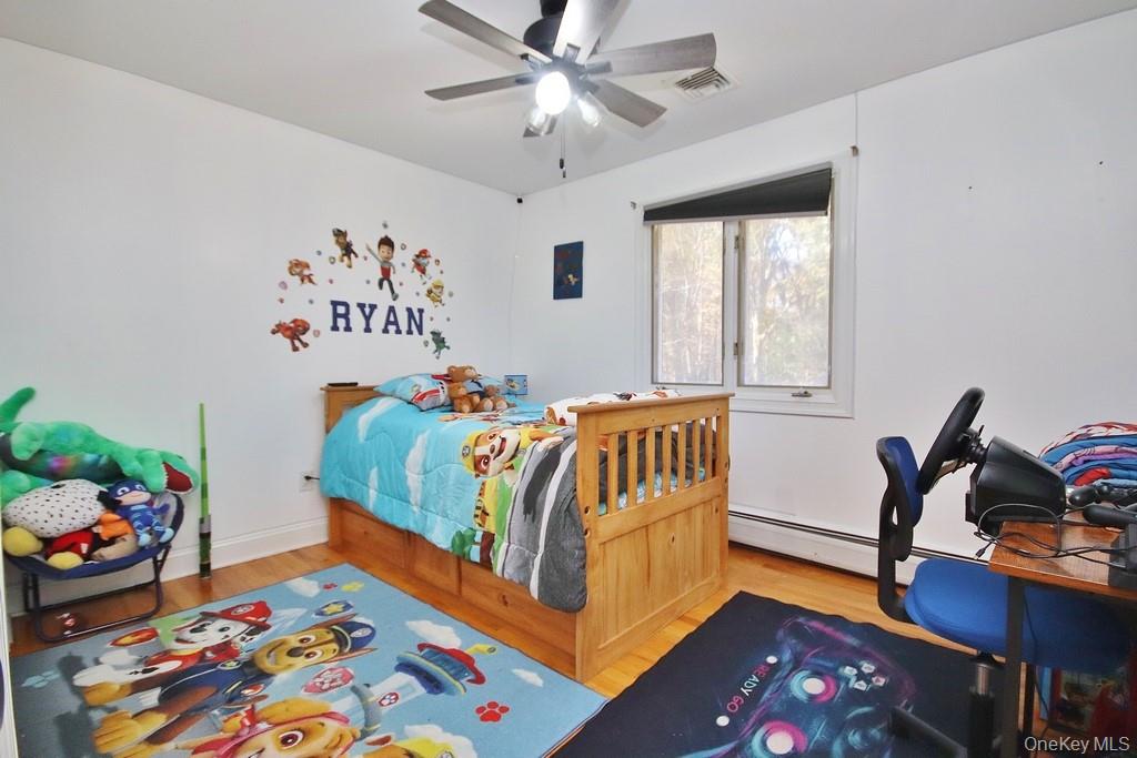 Chester, New York, 10918, United States, 4 Bedrooms Bedrooms, ,4 BathroomsBathrooms,Residential,For Sale,1979405