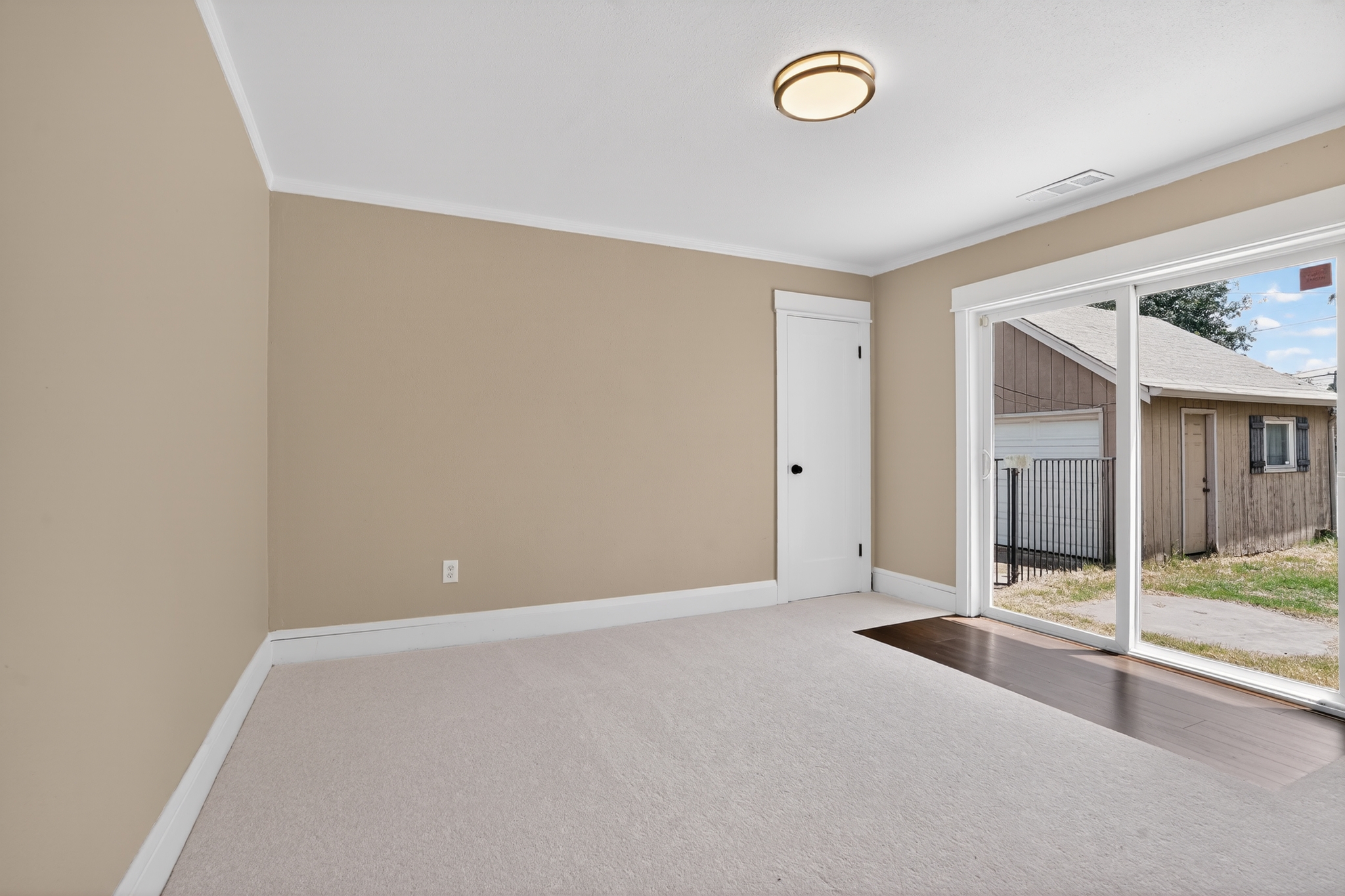  1670 W Poplar St. - 物件實景