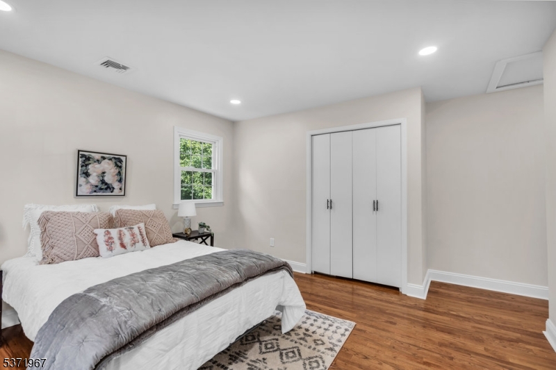 Berkeley Heights Twp., New Jersey, 07922, United States, 5 Bedrooms Bedrooms, ,3 BathroomsBathrooms,Residential,For Sale,1927400