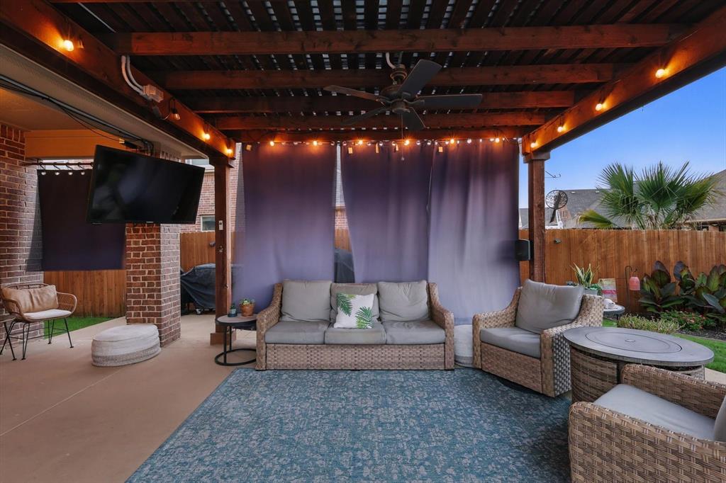 Grand Prairie, Texas, 75054, United States, 4 Bedrooms Bedrooms, ,4 BathroomsBathrooms,Residential,For Sale,1932411